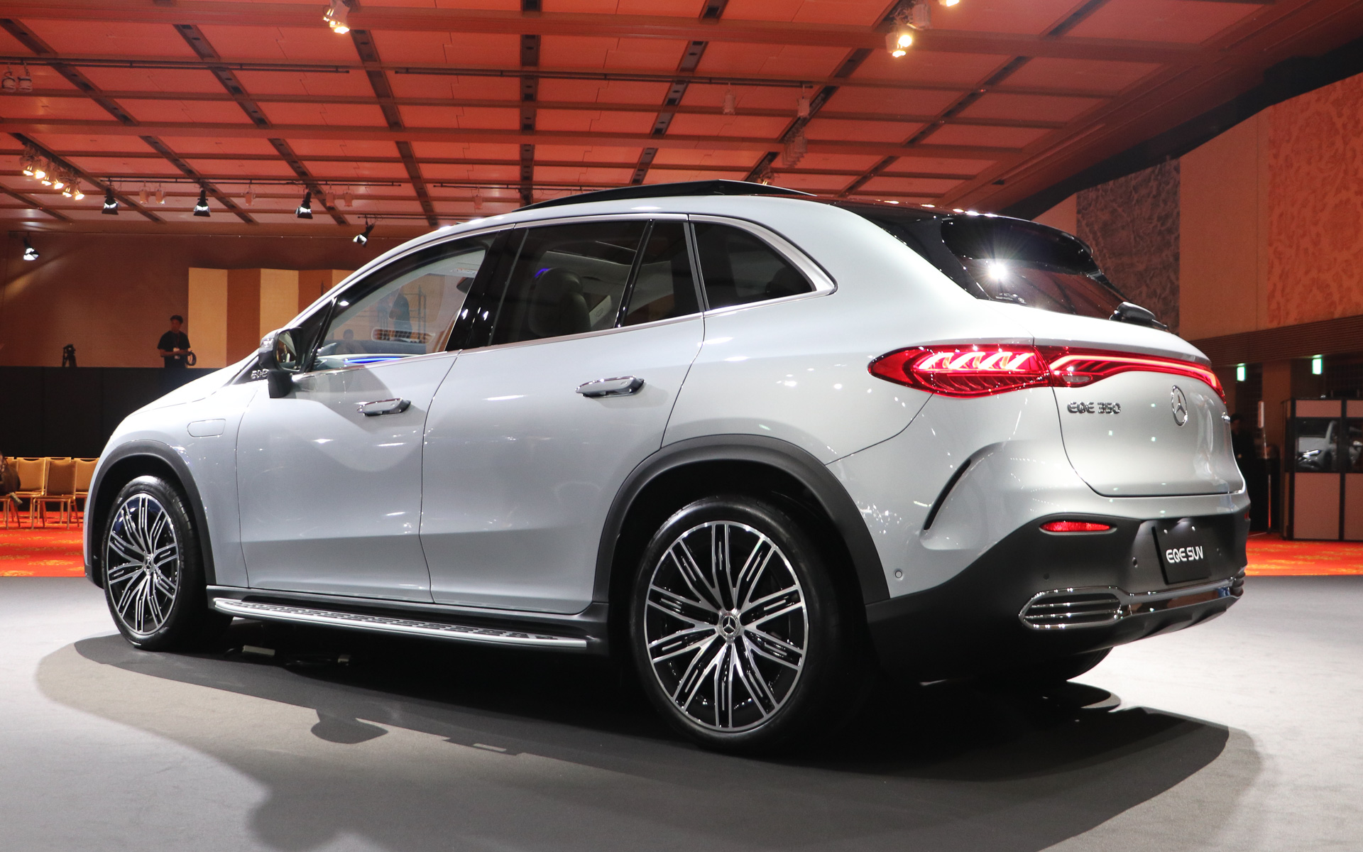 「EQE 350 4MATIC SUV ローンチエディション」