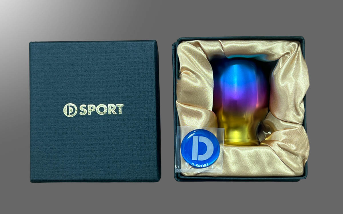 D-SPORT専用ボックスが付属