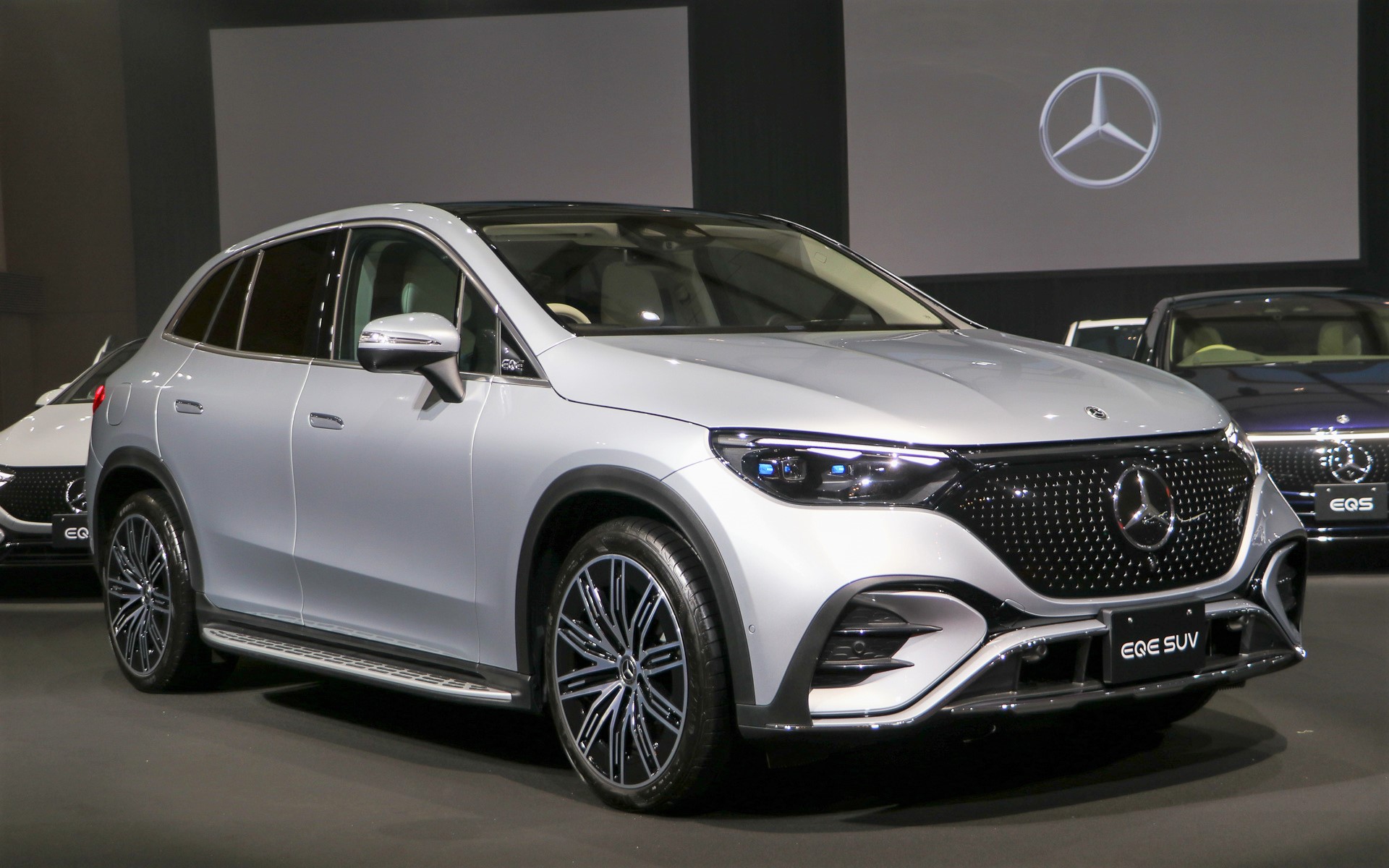 メルセデス・ベンツ日本が新型バッテリEV「EQE SUV」を発表した