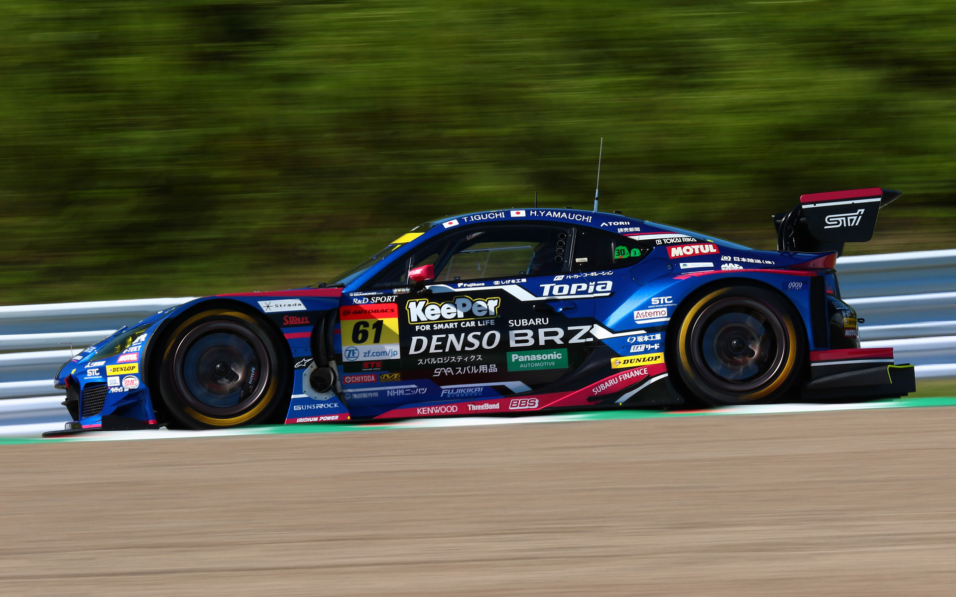 GT300のポールポジションは61号車 SUBARU BRZ R&D SPORT（井口卓人/山内英輝、DL）。山内選手はポール獲得記録を更新