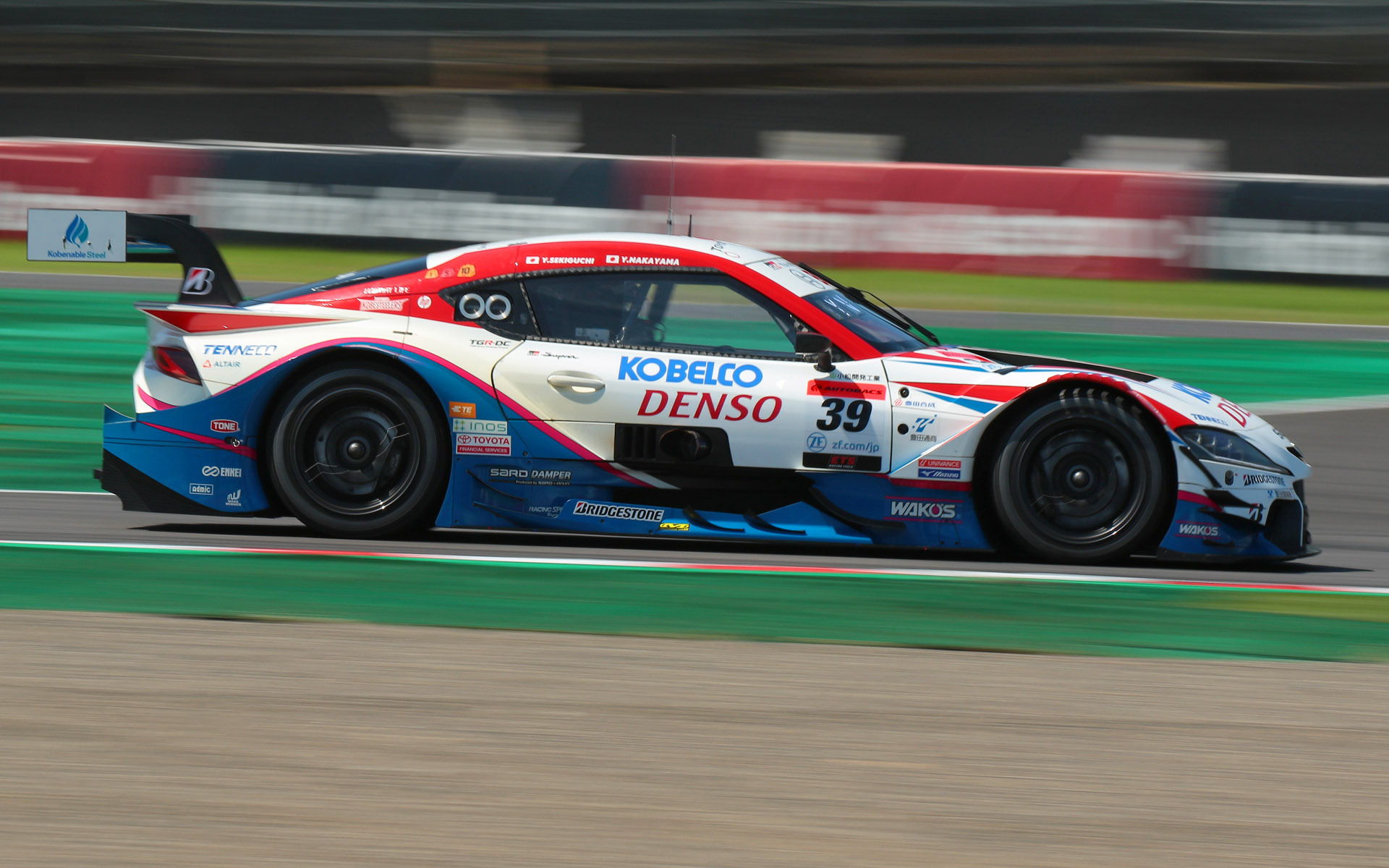 2位は39号車 DENSO KOBELCO SARD GR Supra（関口雄飛/中山雄一、BS）
