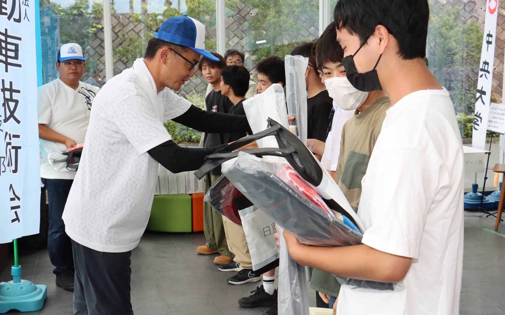 日産賞は「東京都市大学附属中学校・高等学校 東京都市大学附属中高自動車部中学A」「東京都立小金井工業高等学校 小金井工科 疾駆する永続維持」「東京都立多摩科学技術高等学校 多摩科技 無線工作部（TS-V）」「川崎市立川崎総合科学高等学校 KST モータースポーツ部」の4チームが獲得