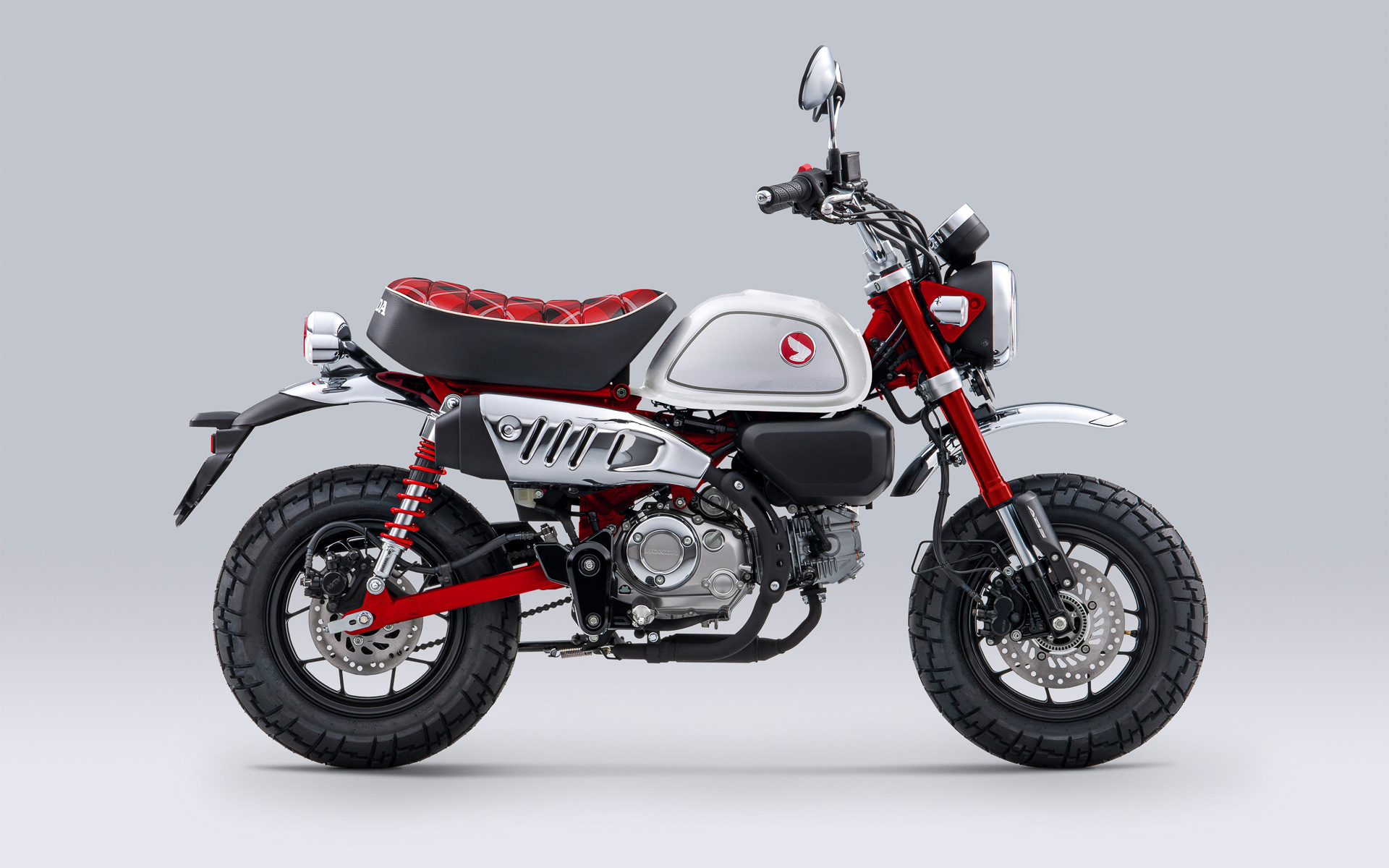 カラー：パールネビュラレッド