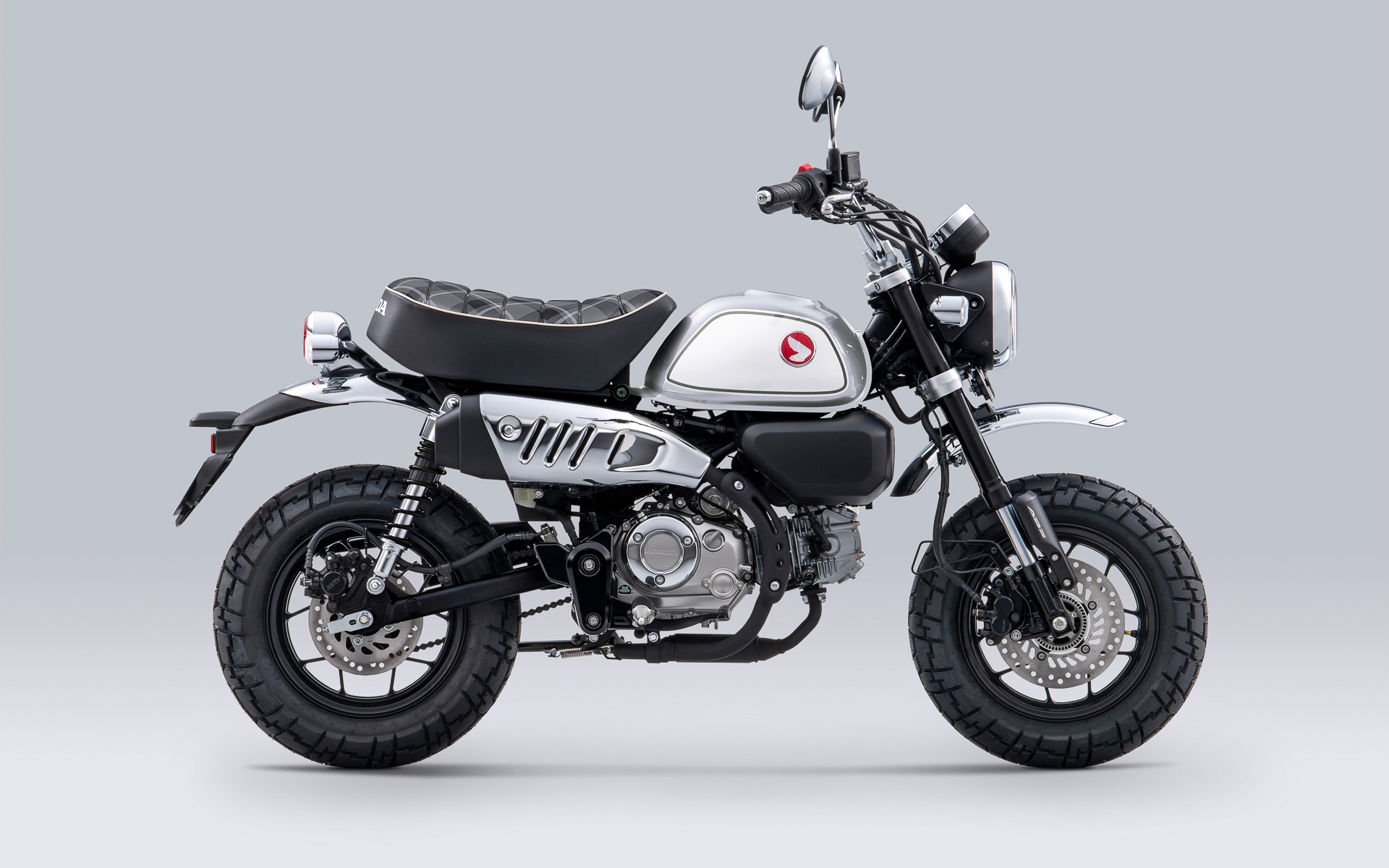 カラー：パールシャイニングブラック