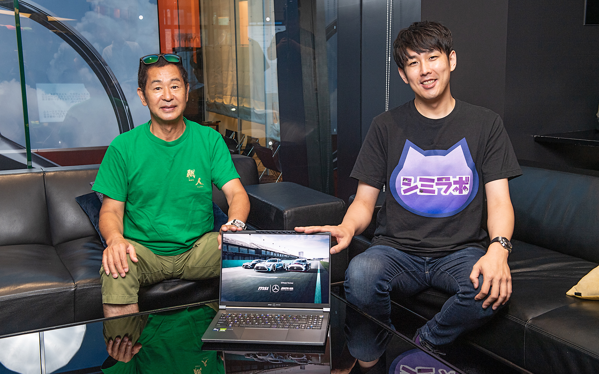 土屋氏のYouTubeチャンネルではStealth 16 Mercedes-AMG Motorsport A13V シリーズの紹介から、土屋氏のレーシングゲーム体験などを見ることができる