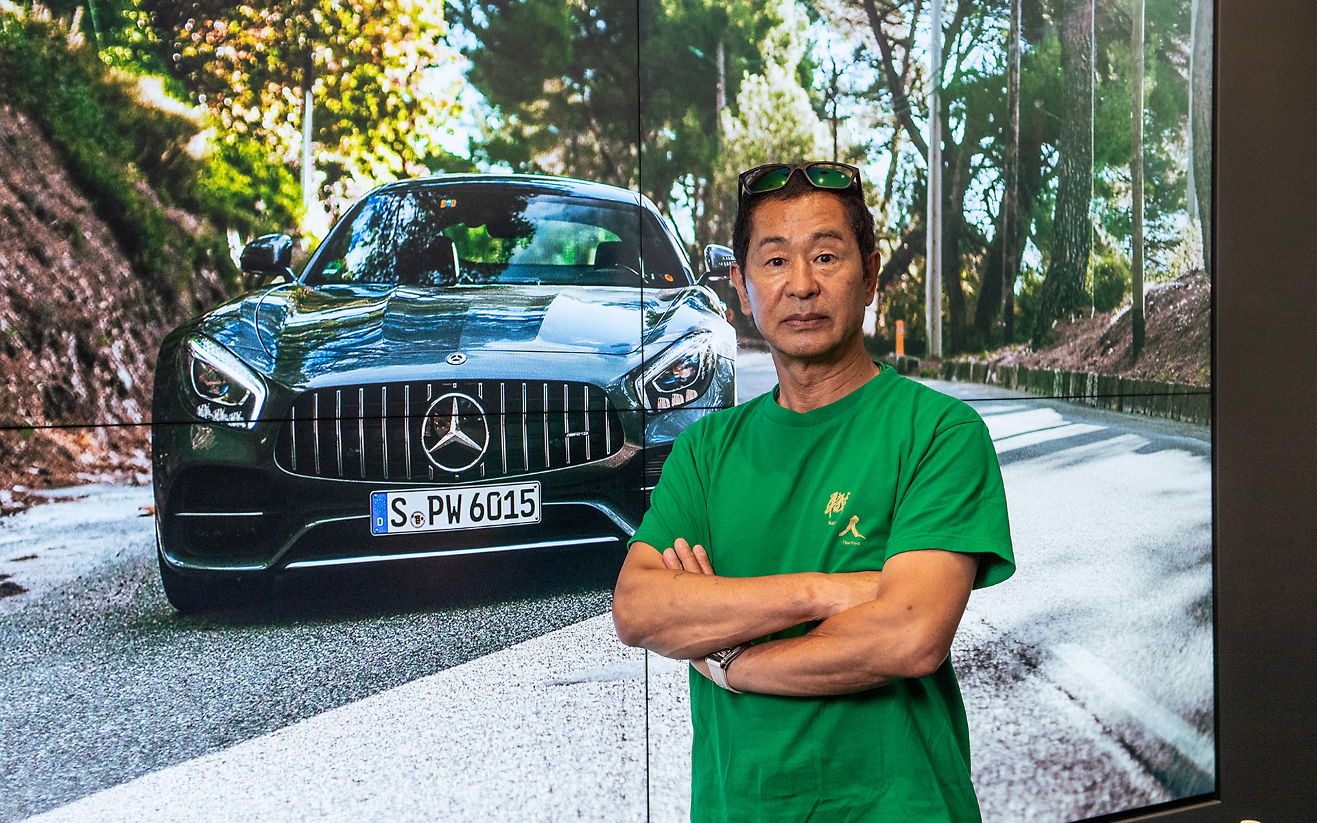 クルマ好きの世界では知らない人がいない「ドリキン」こと土屋圭市氏。レーシングドライバーを引退したあともモータースポーツ界の発展に関わる仕事を軸にクルマ業界で活躍。SUPER GTではARTAにてエクゼクティブ・アドバイザーを務めている。MSIの本社がある台湾での人気も高い