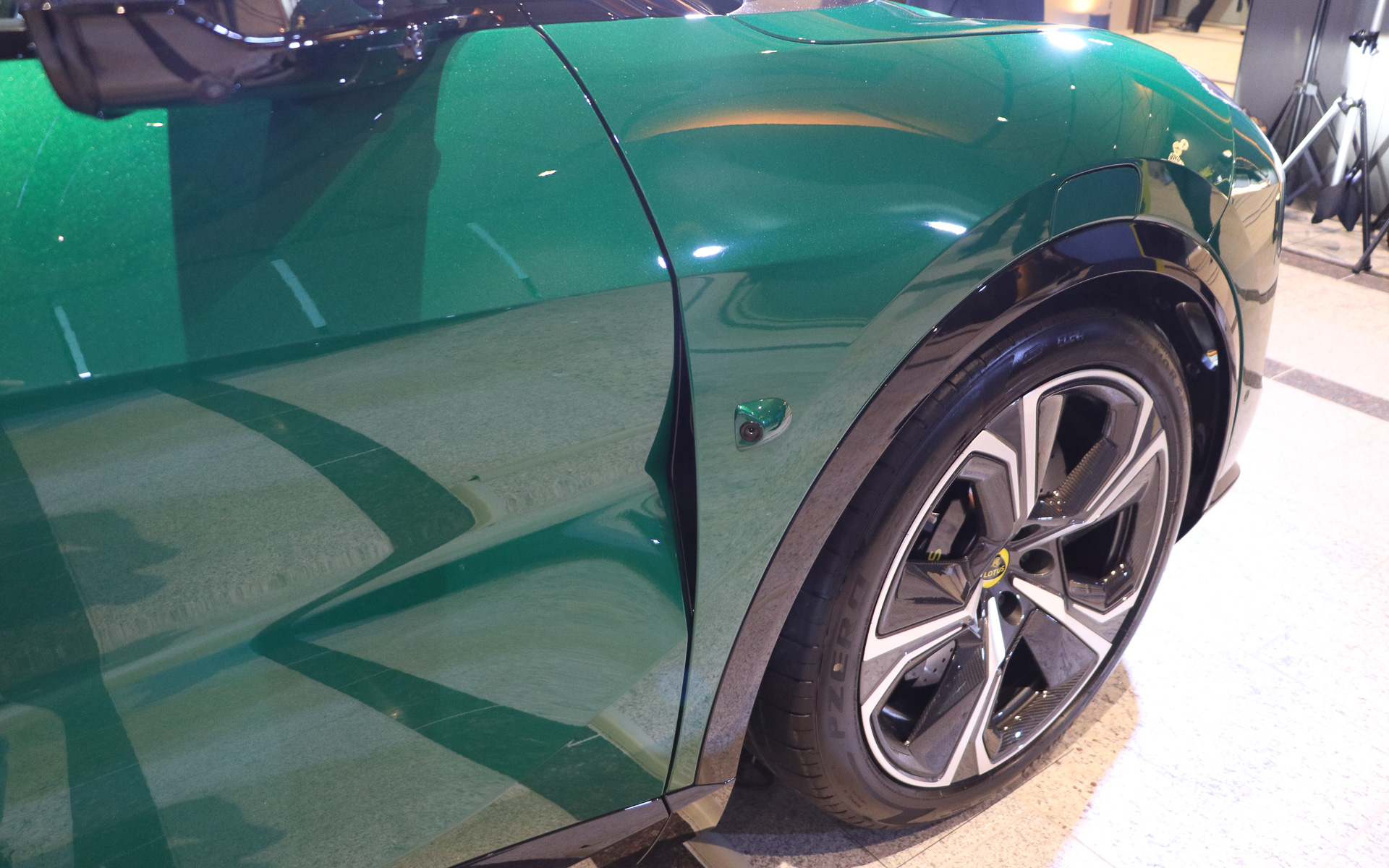 フロントフェンダー後のベンチューリホール