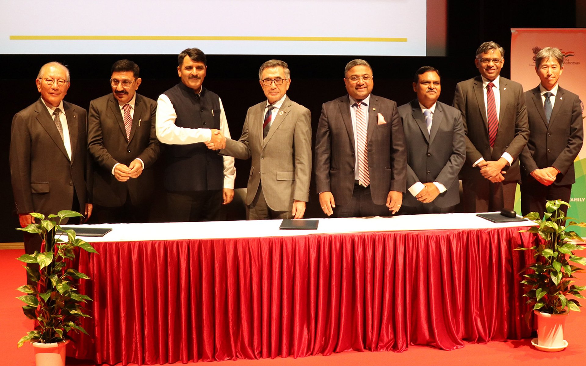 日本国駐箚インド共和国大使シビ・ジョージ閣下も臨席された契約締結式典