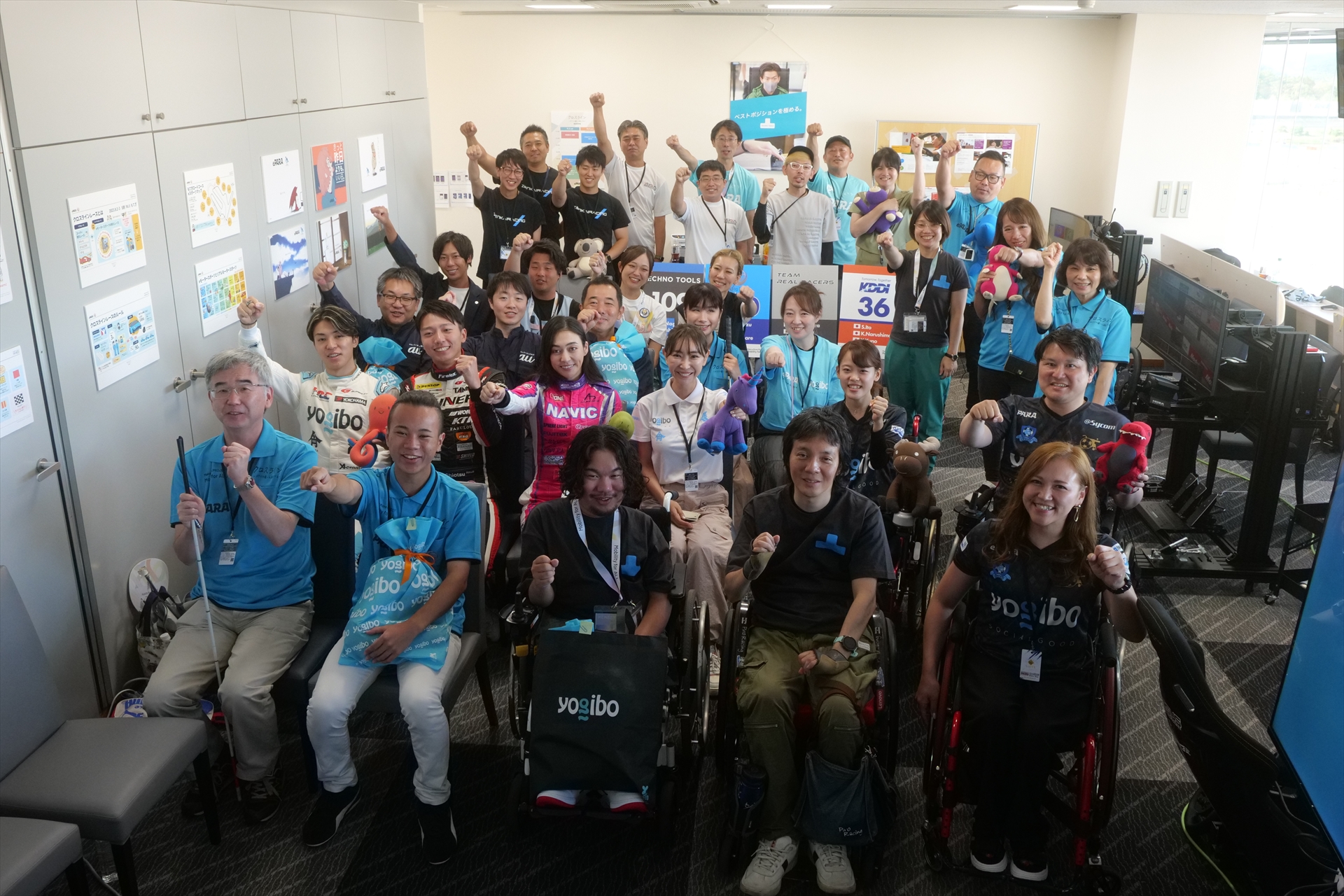 表彰式後の参加者は笑顔に満ちていた