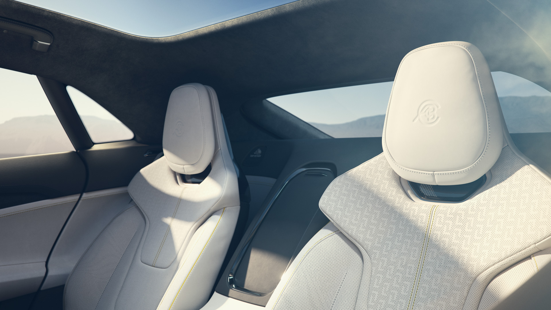 4ドアクーペの新型EV「エメヤ」