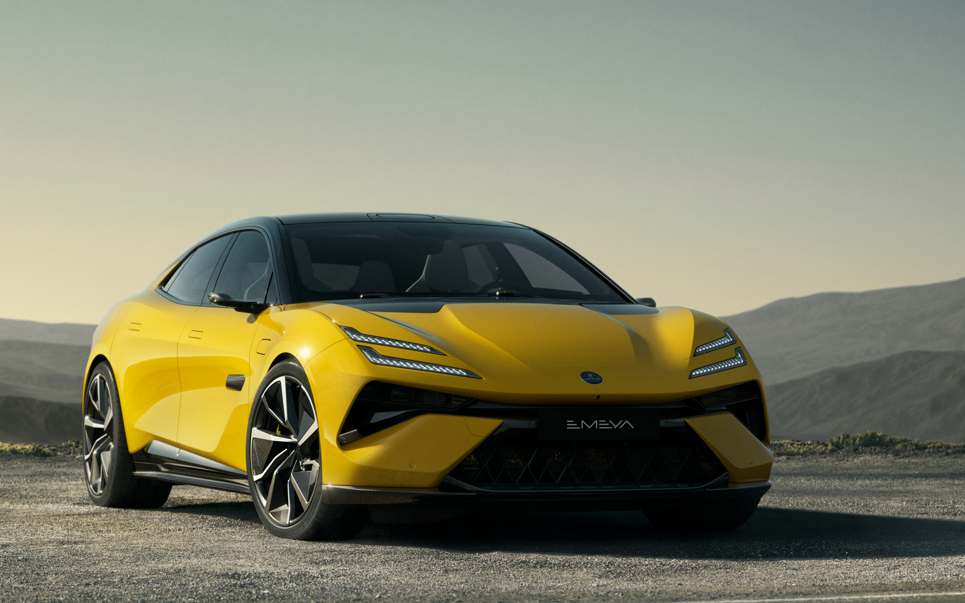 4ドアクーペの新型EV「エメヤ」