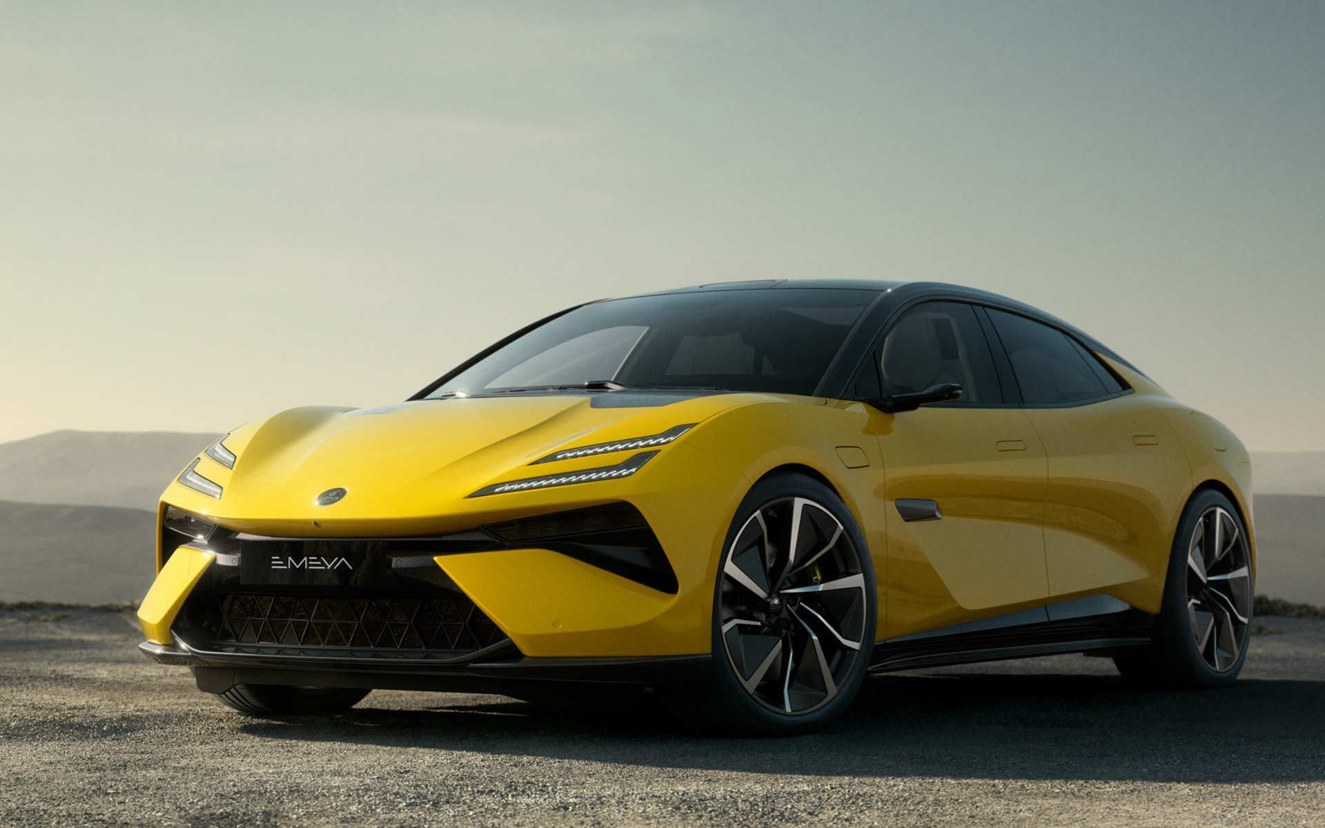 4ドアクーペの新型EV「エメヤ」