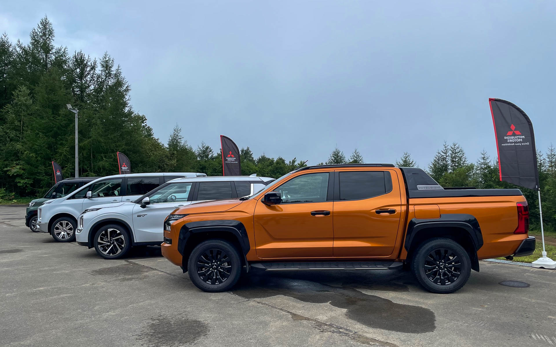 トライトン・ダブルキャブ。ピックアップトラック感が強かった先代とガラリと変わって乗り心地も運動性能も鍛えられただけのことはある