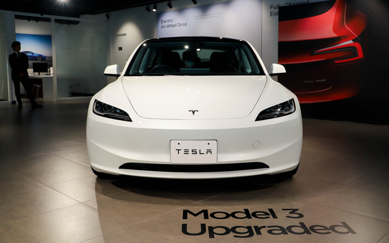 Tesla 〜2023.10月 model3 オールウェザーフロアライナー 有難く