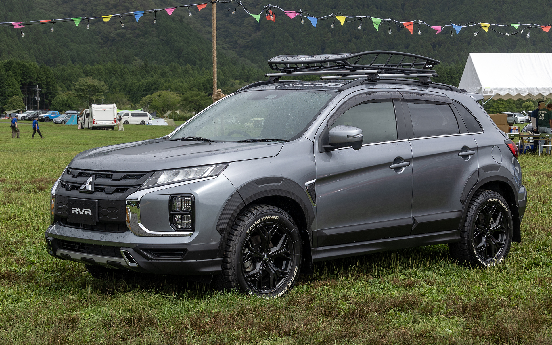 こちらはRVR ブラックエディションの純正アクセサリー装着車。実際に購入できるモデルだ