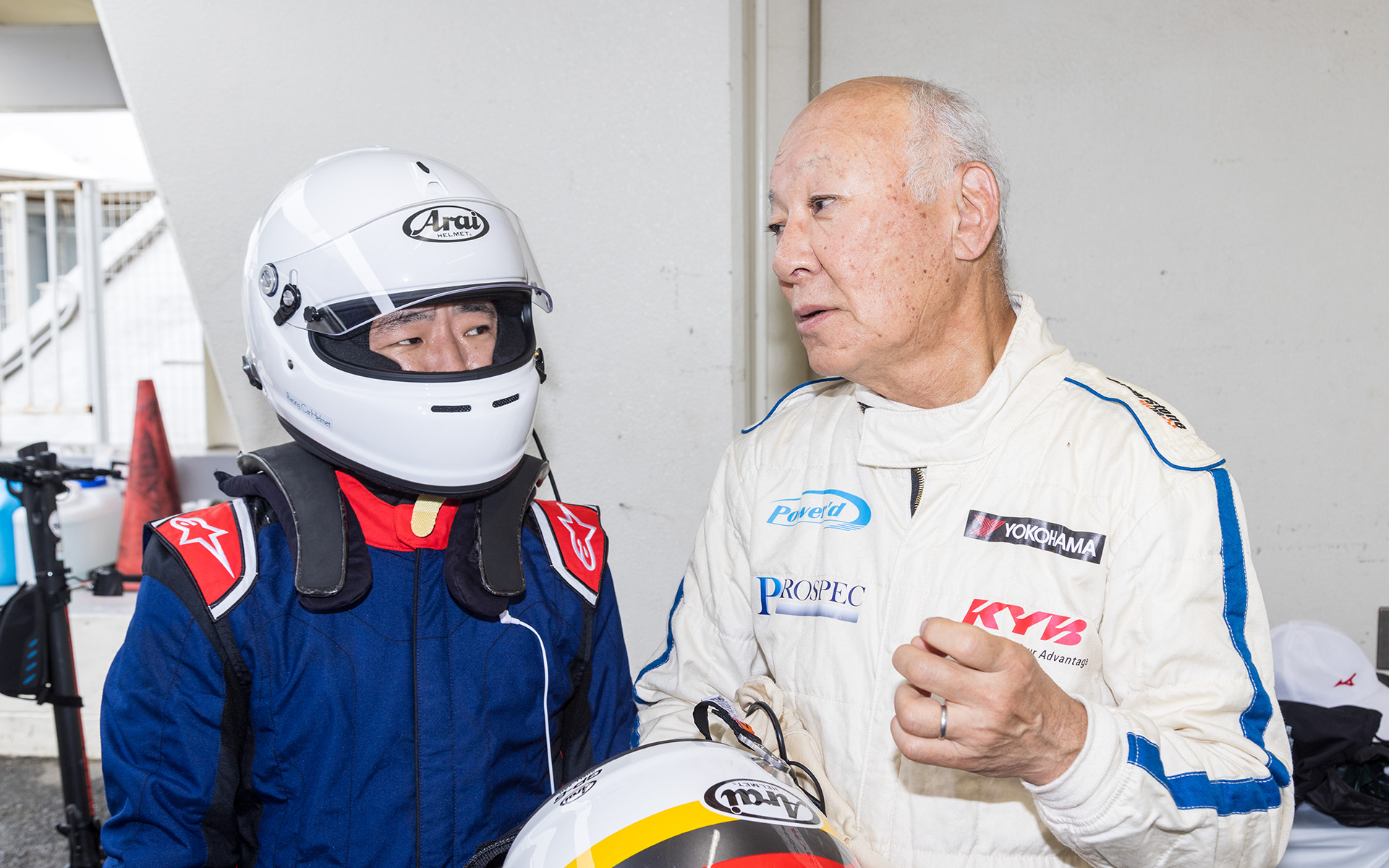 今回Car Watchチームでは初参戦の編集部塩谷（左）とおなじみのモータージャーナリスト日下部氏