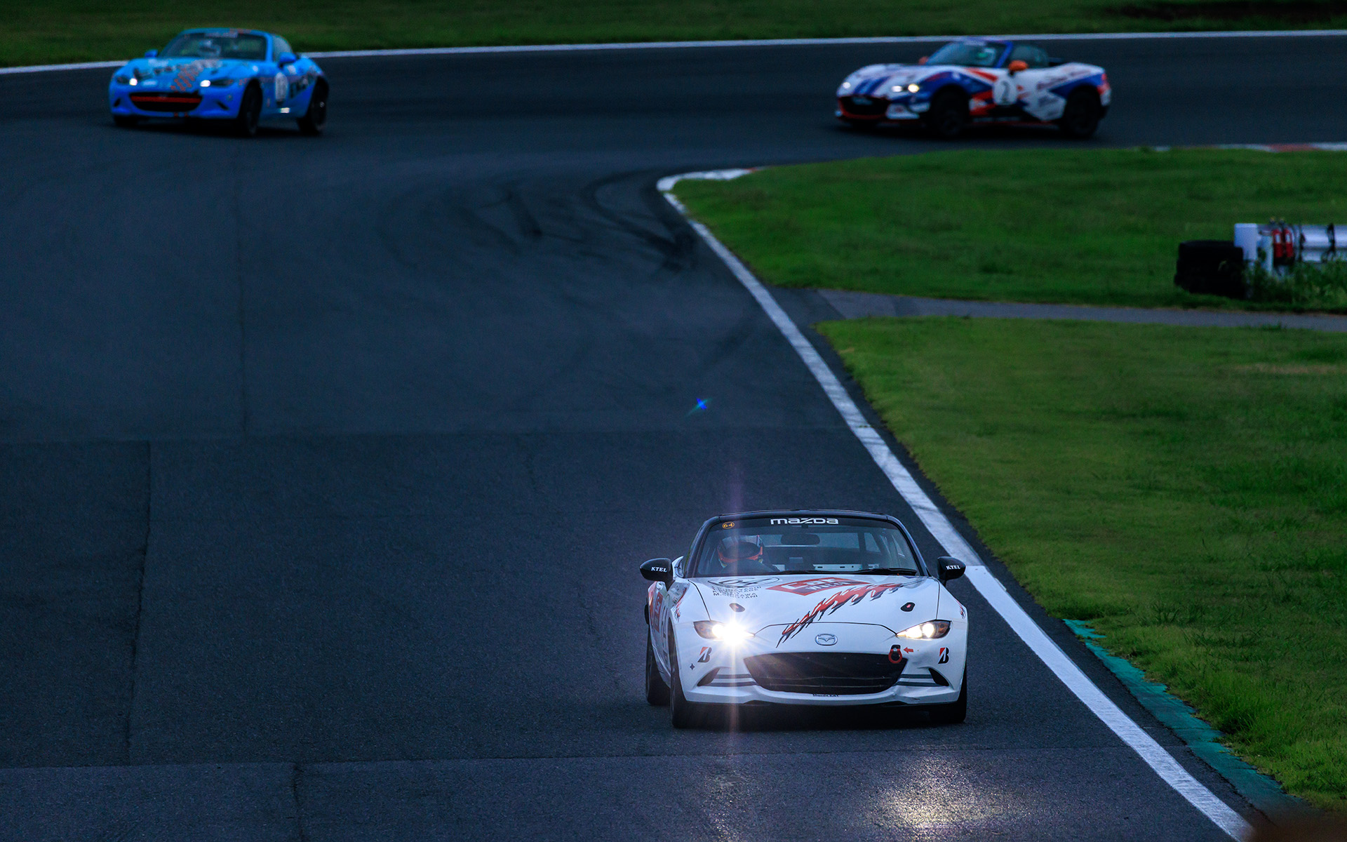 日下氏が順調に走行するかに見えたが、このあと悲劇が