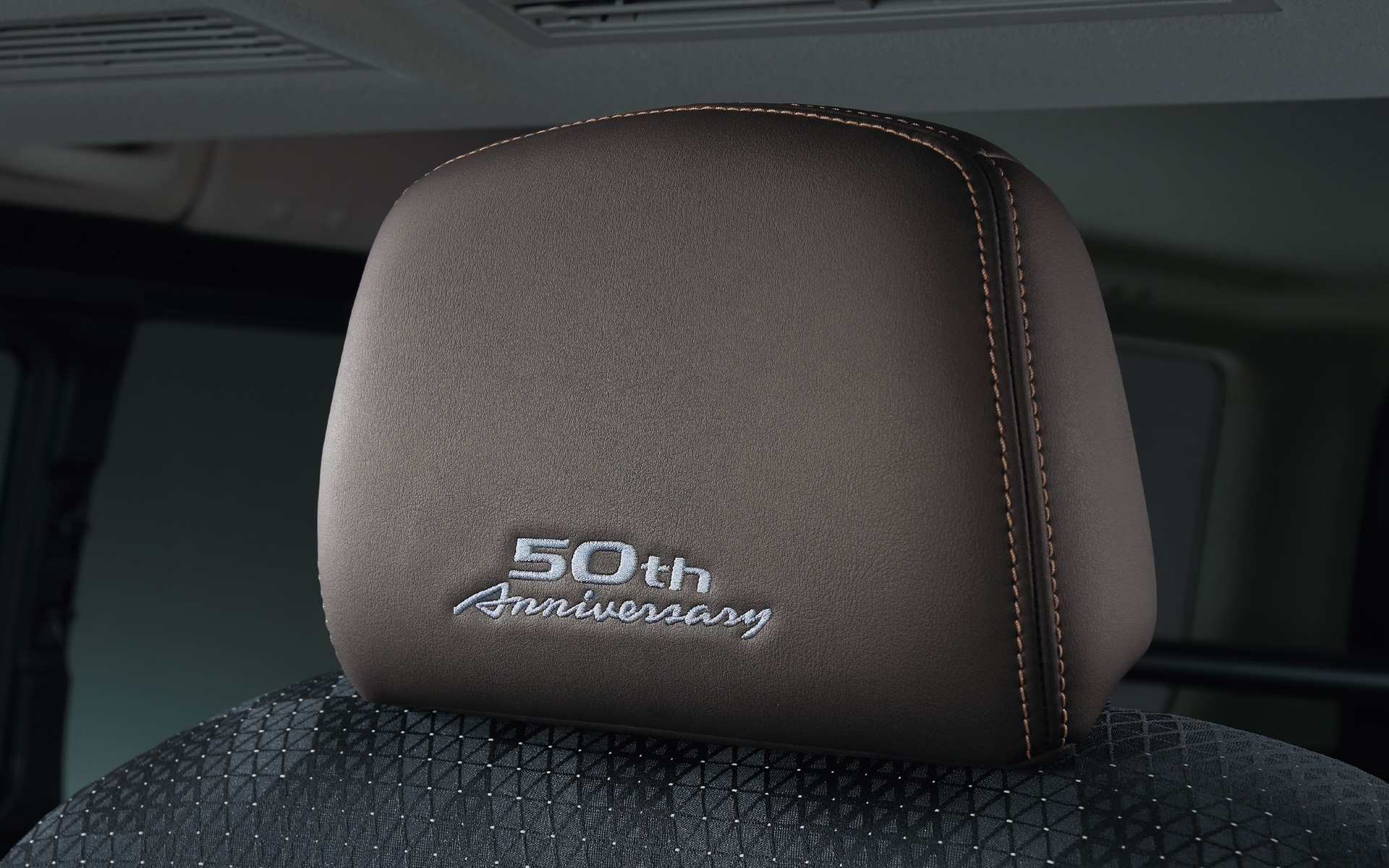 「キャラバン」誕生50周年を記念した特別仕様車「50th Anniversary」