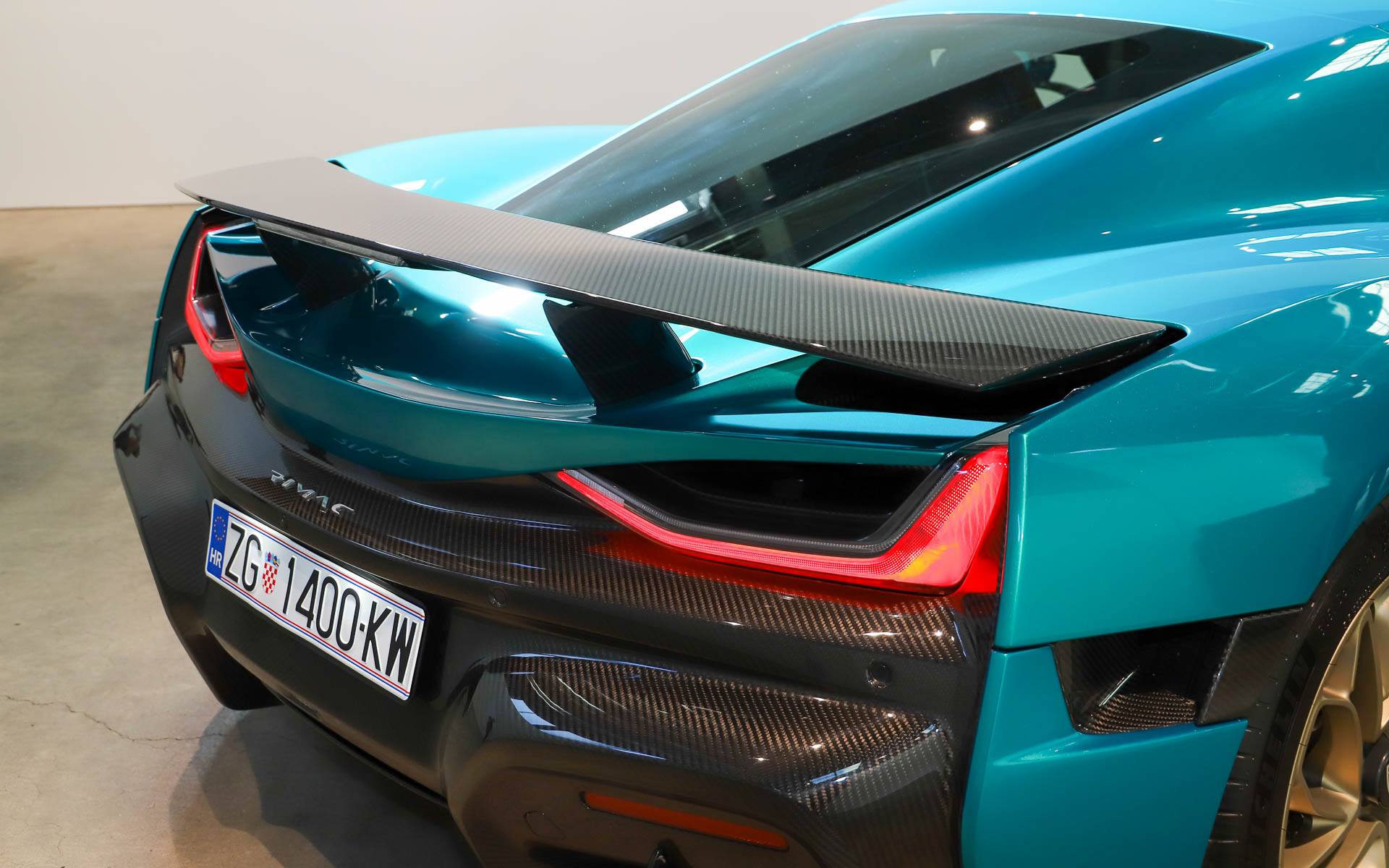 リアのエアロパーツ