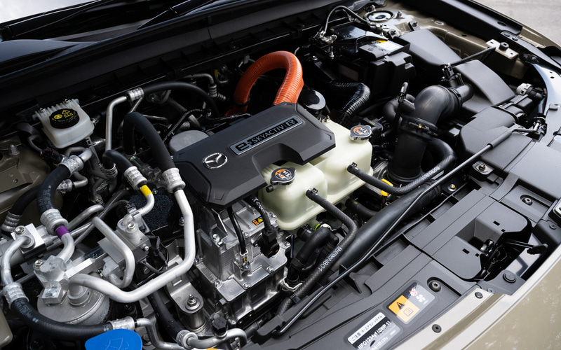 マツダ、新型8Cロータリーエンジンを発電機とするシリーズ式プラグイン