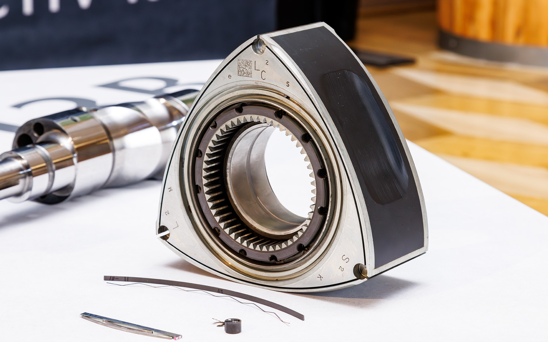 13B型ロータリーエンジンのローター類