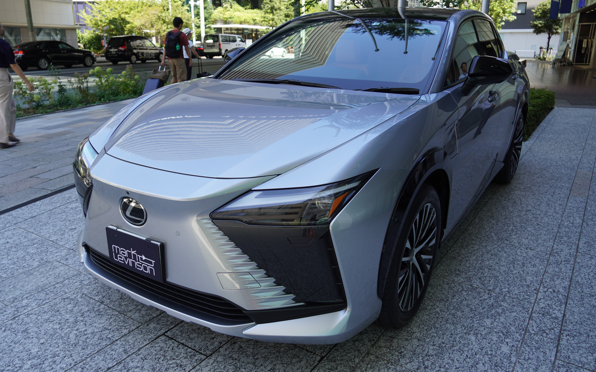 HARMAN EXPLORE TOKYO 2023で展示されたマークレビンソン搭載のレクサス「RZ」