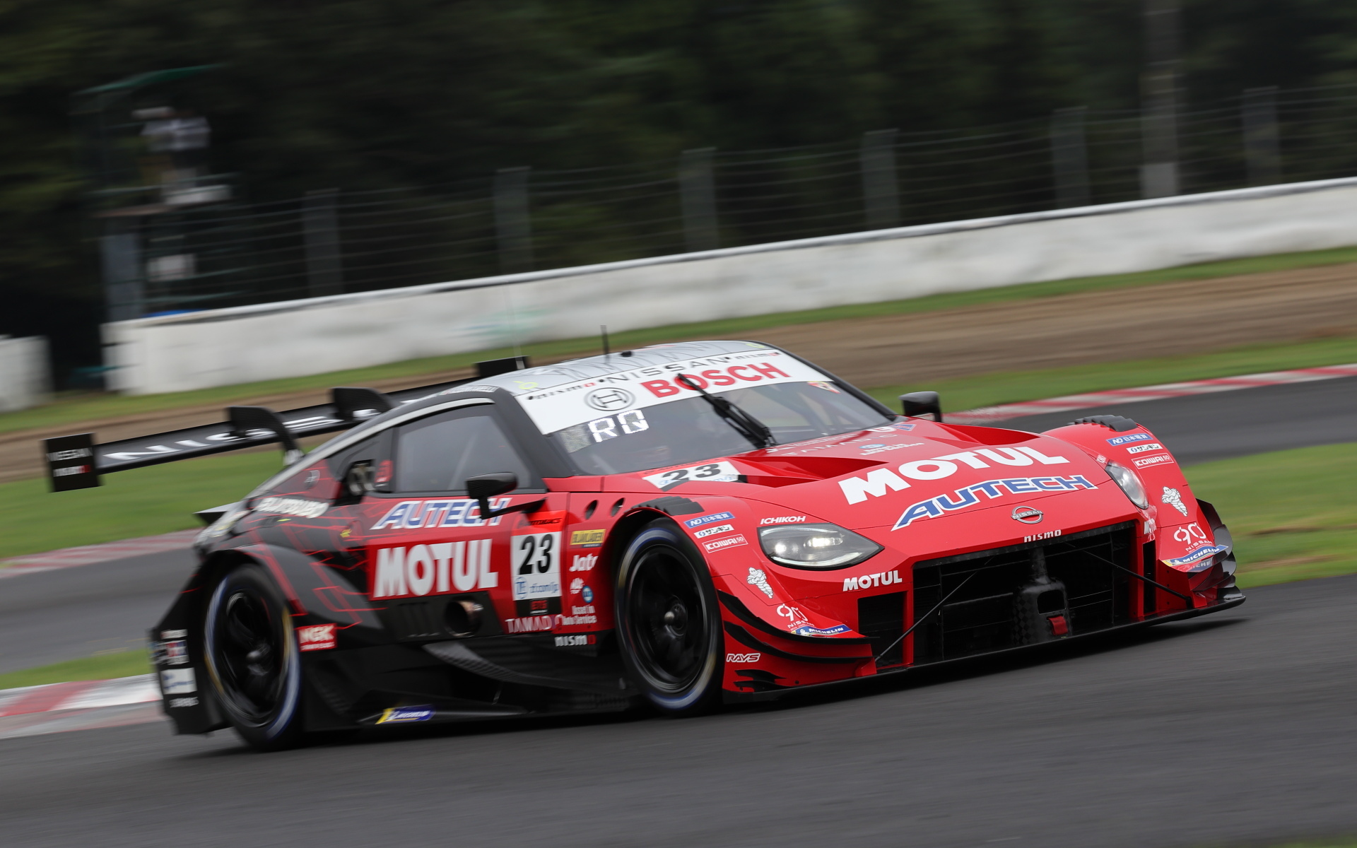 予選2位は23号車 MOTUL AUTECH Z（松田次生/ロニー・クインタレッリ、MI）