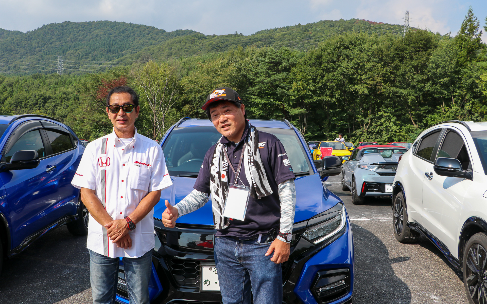 開発アドバイザーの土屋圭市氏と記念撮影