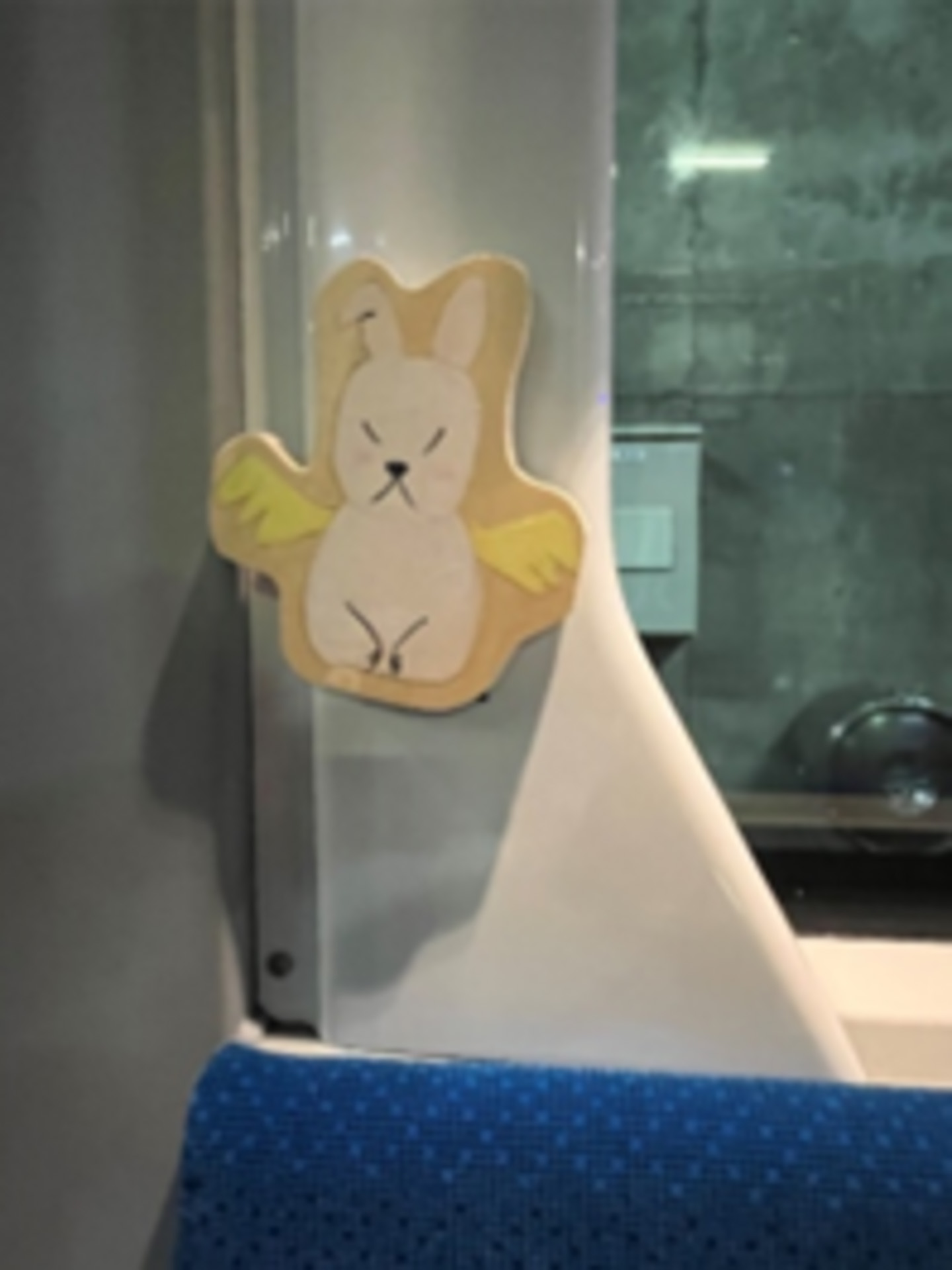 バスの中には生き物がいるという設定