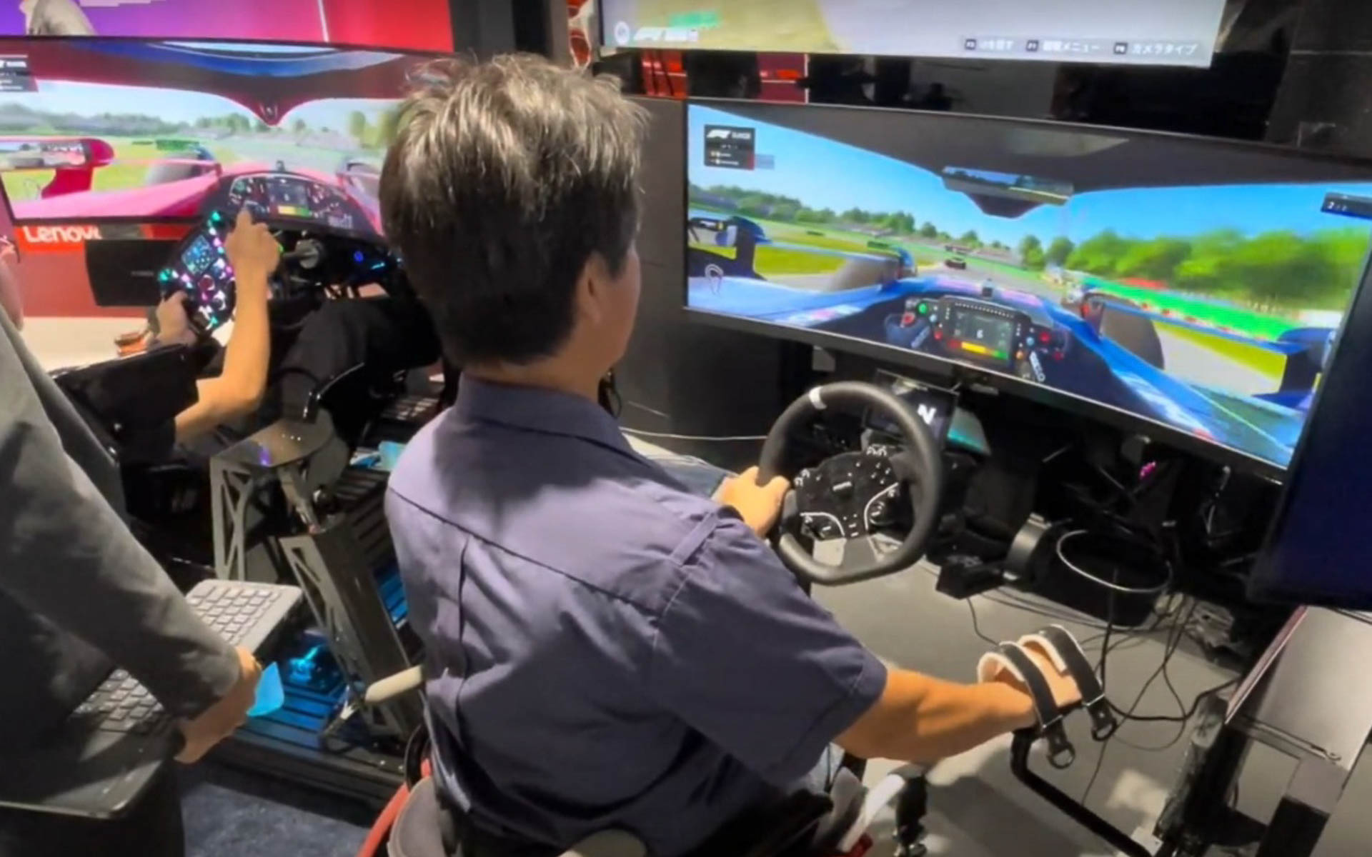 リアルな操作感のせいか、たった3周ドライブしただけでめちゃめちゃ汗をかいてました