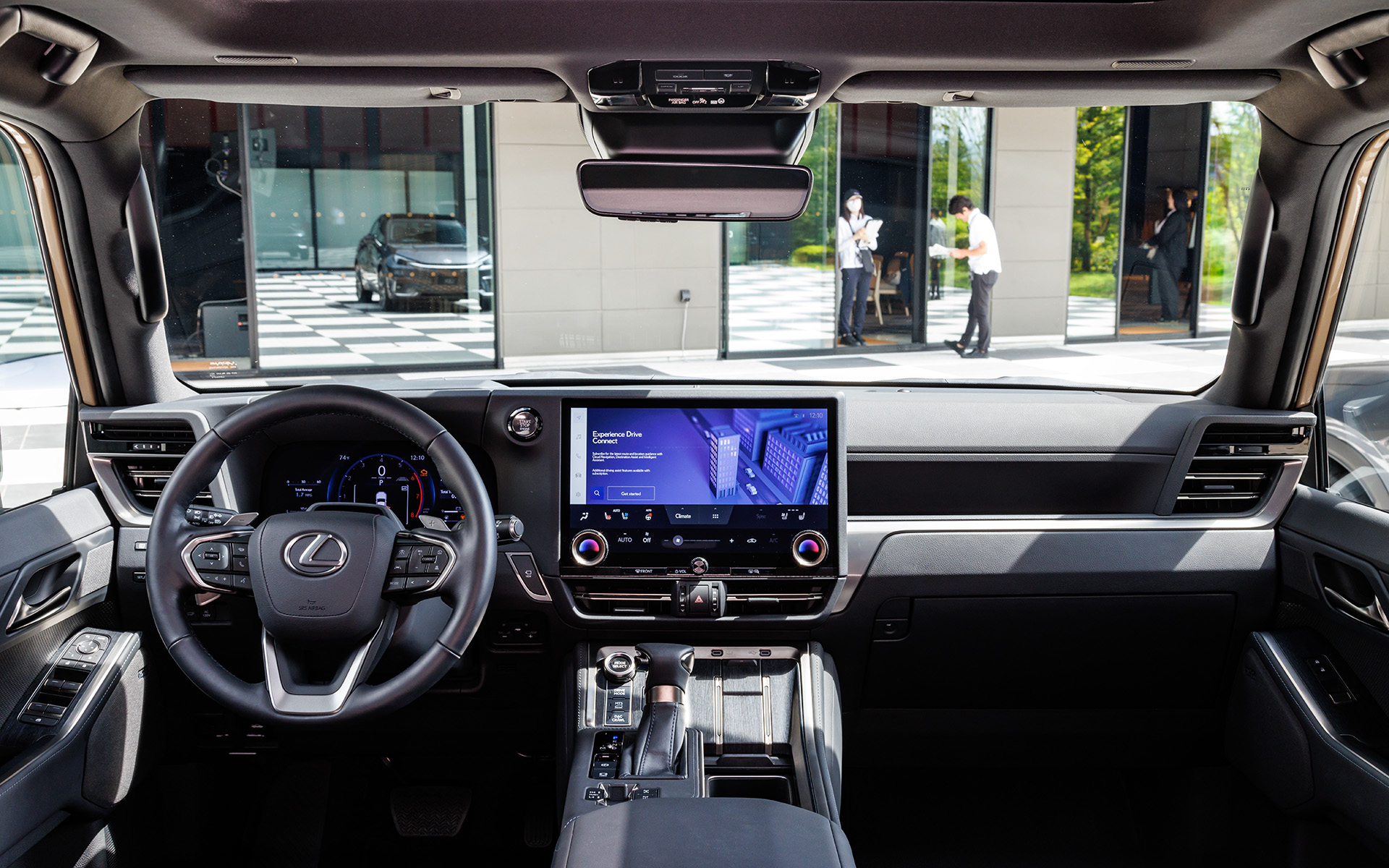 水平基調のコクピット