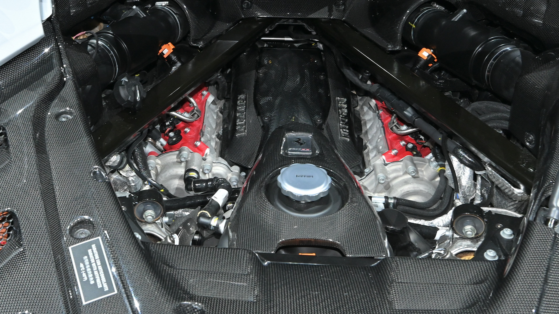 SF90 XX ストラダーレに搭載されるV8ツインターボエンジン