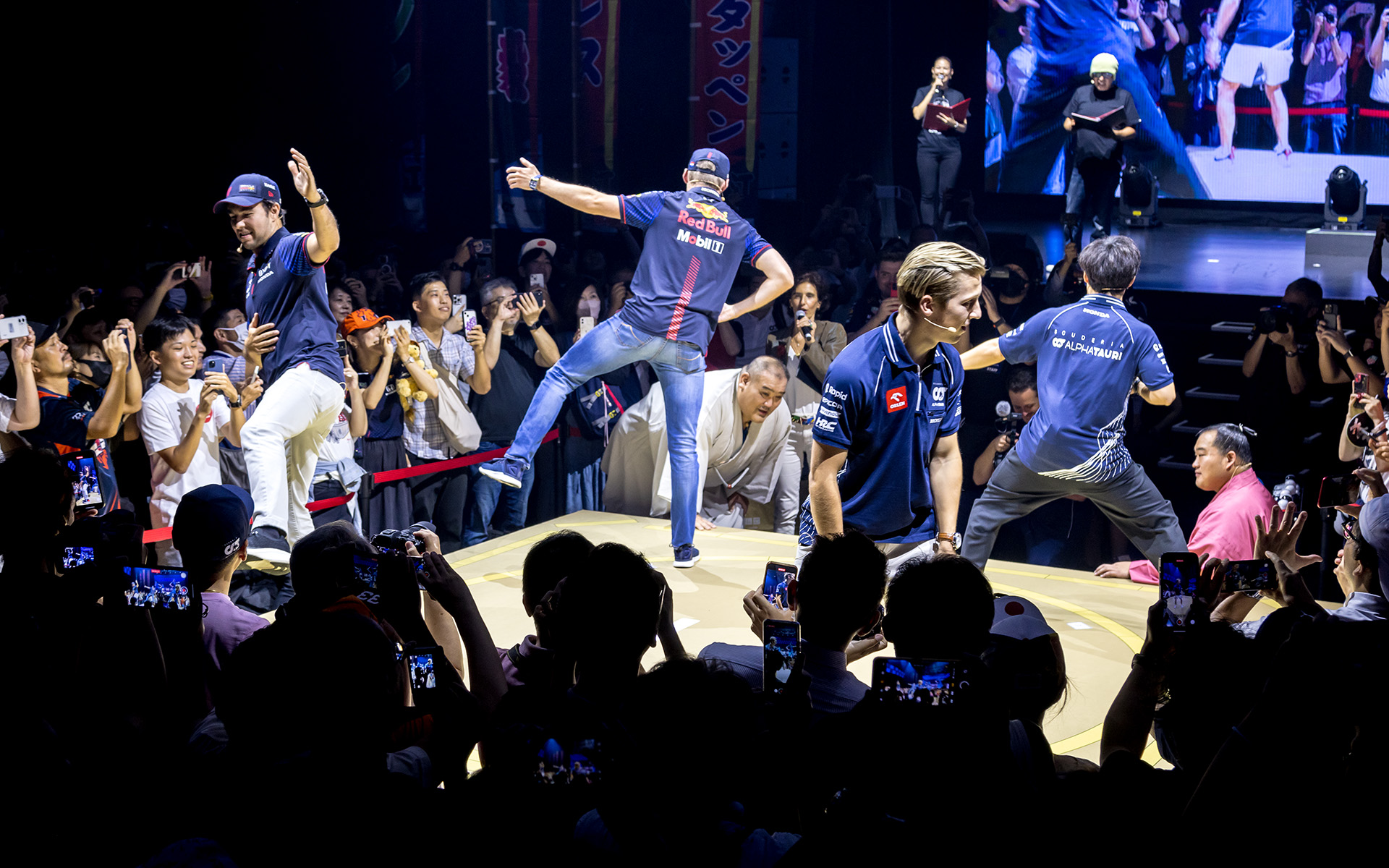 特設の土俵上でも。勝負といいつつ勝敗は付かなかった