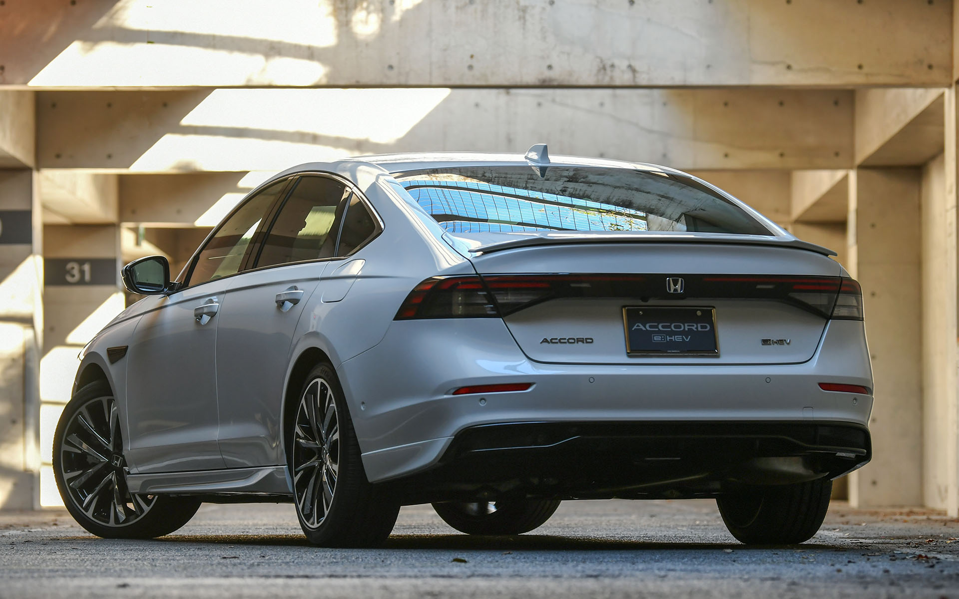 新型アコード純正アクセサリー装着車「ツーリングライン」リアビュー