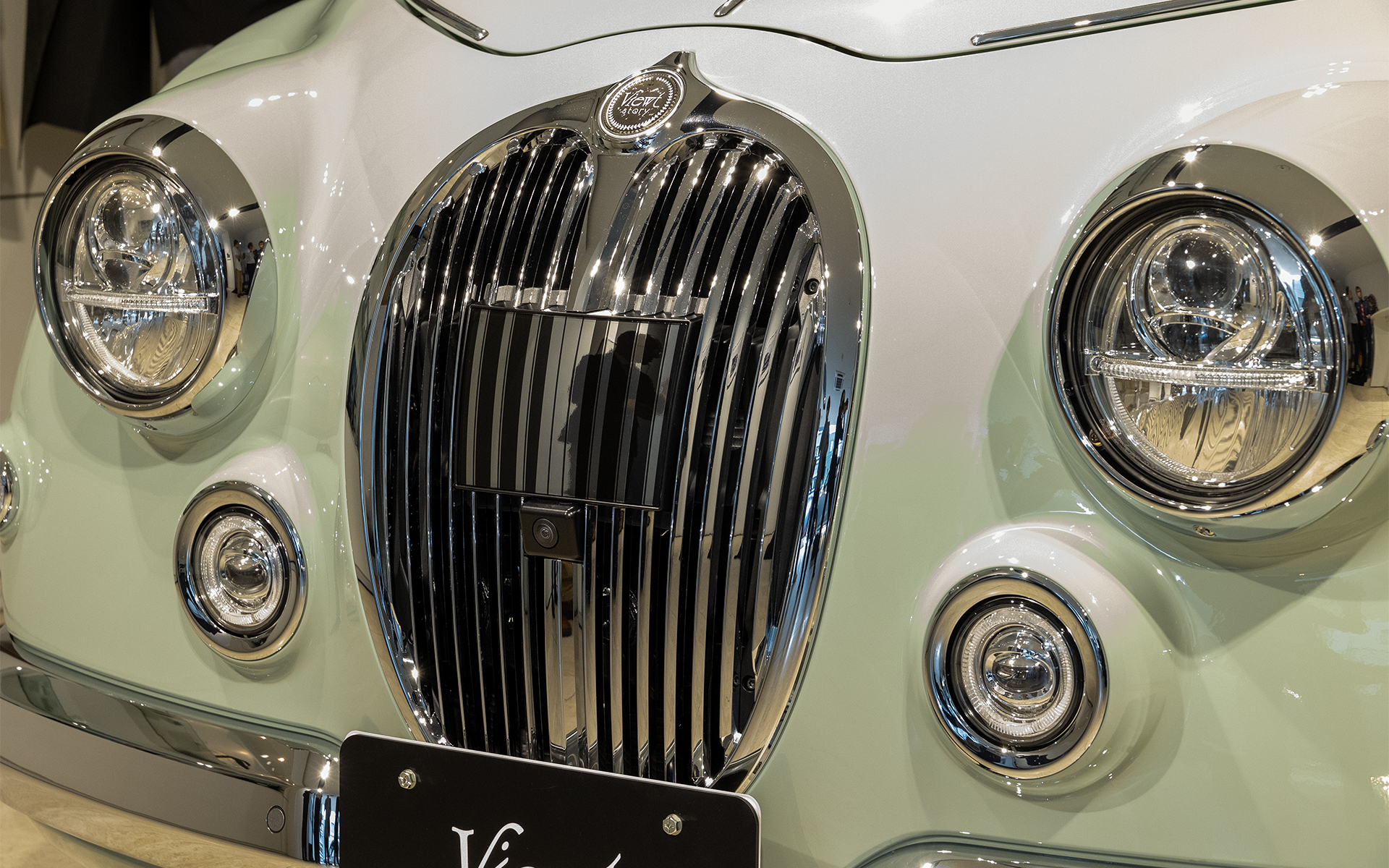 レーダーセンサーはフロントグリルに装着。動作に関しては光岡自動車が独自にテストをして問題ないことを確認しているとのこと