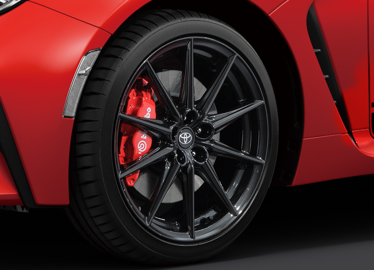 215/40 R18タイヤ＆18×7 1/2Jアルミホイール（ダークグレーメタリック塗裝/ センターオーナメント付き）