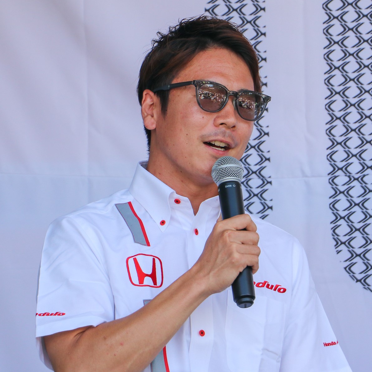 レーシングドライバー大津弘樹選手