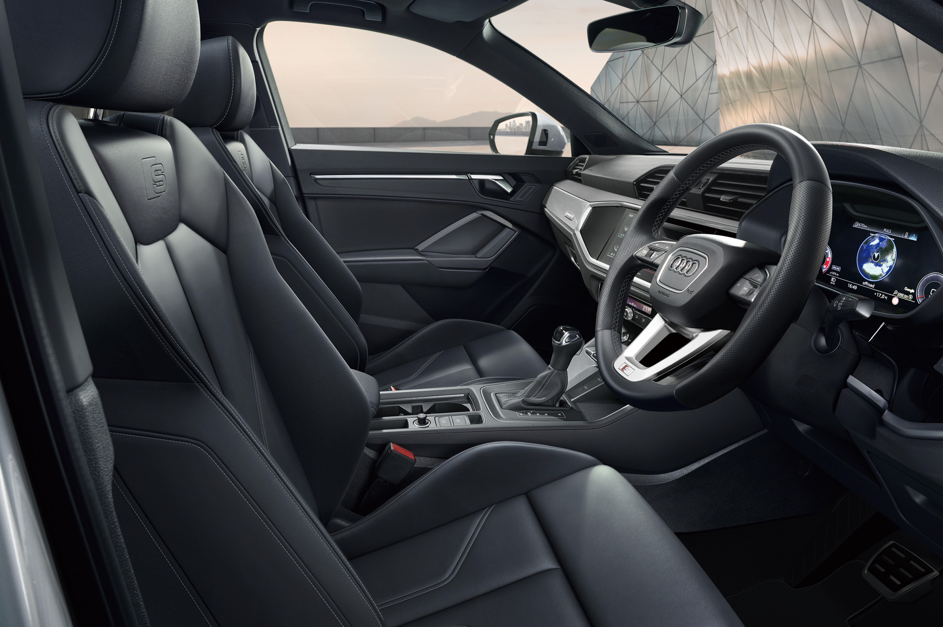 Q3 スポーツバック high style