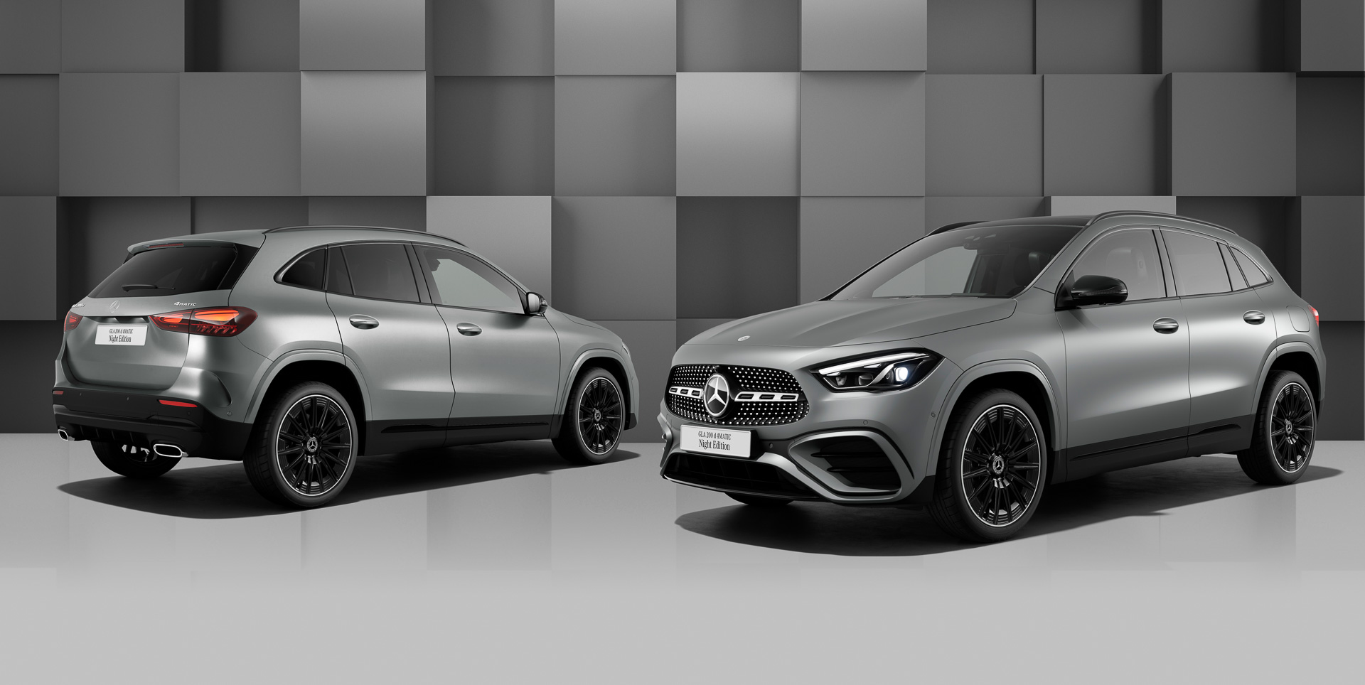 通常モデルには設定がないボディカラー「マウンテングレーマグノ」を採用