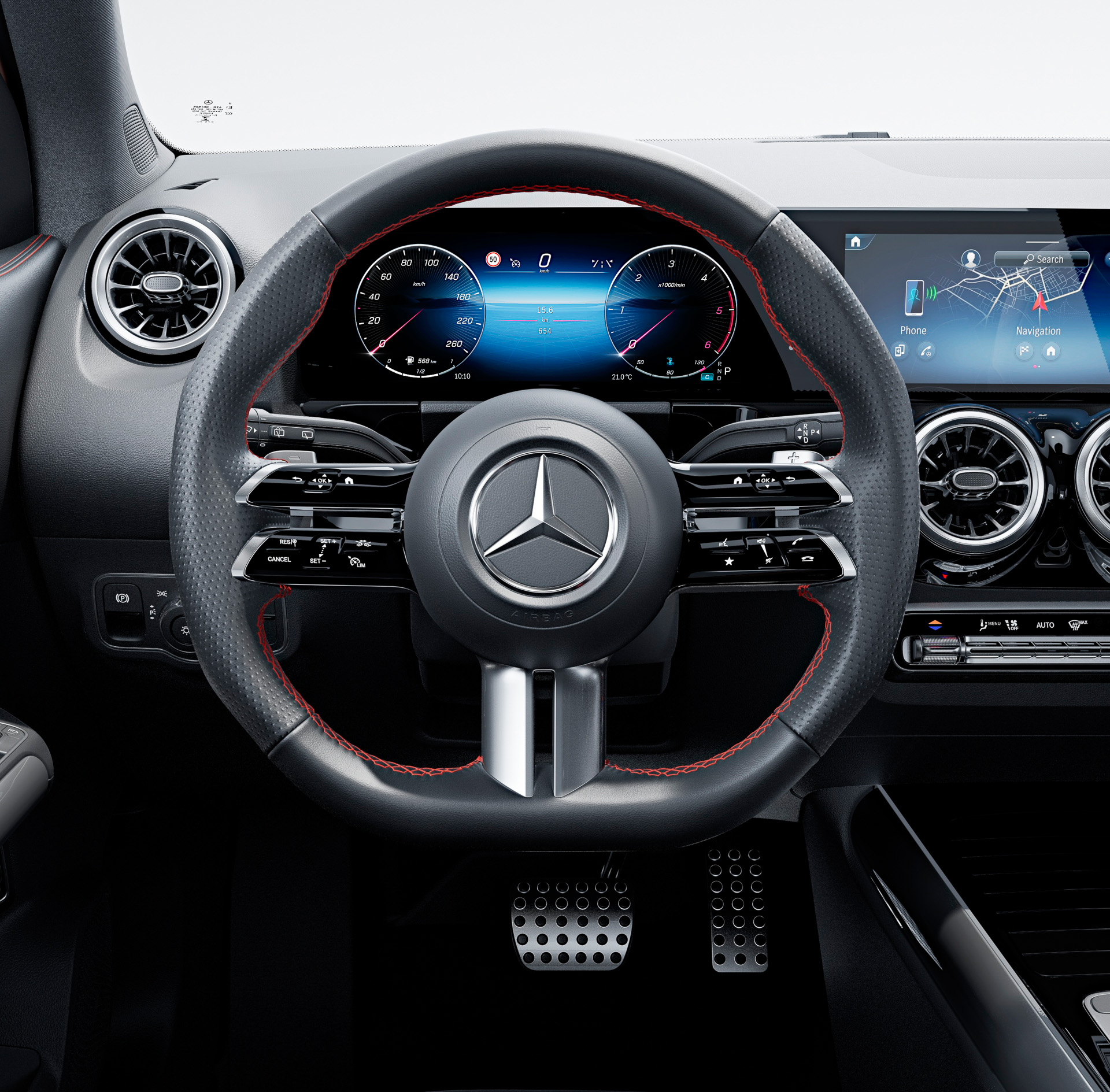 AMGラインパッケージでは、3本のツインスポークのステアリングホイールを採用