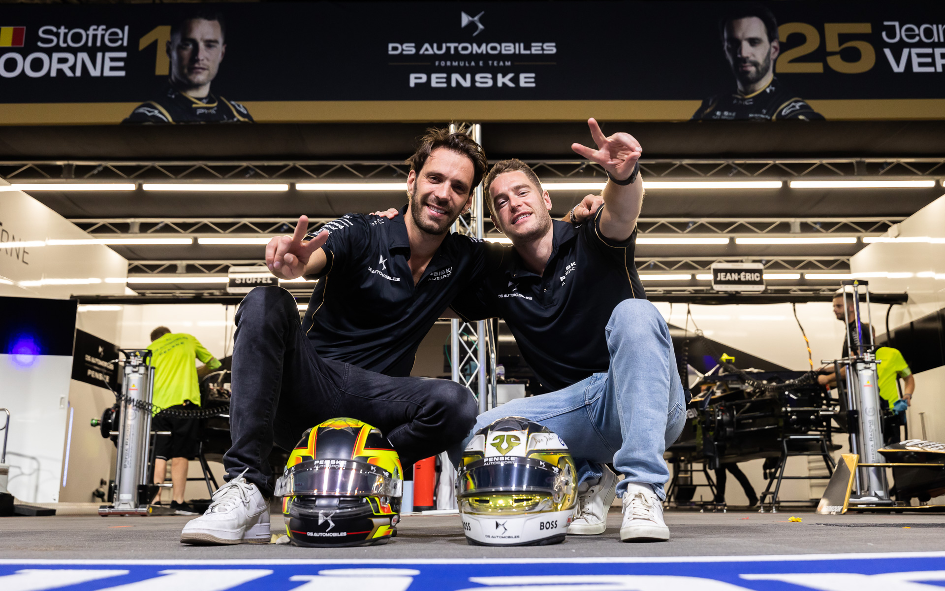 DSオートモビルの「DSペンスキー フォーミュラEチーム」から参戦するジャン-エリック・ベルニュ選手（左）、ストフェル・バンドーン選手（右）