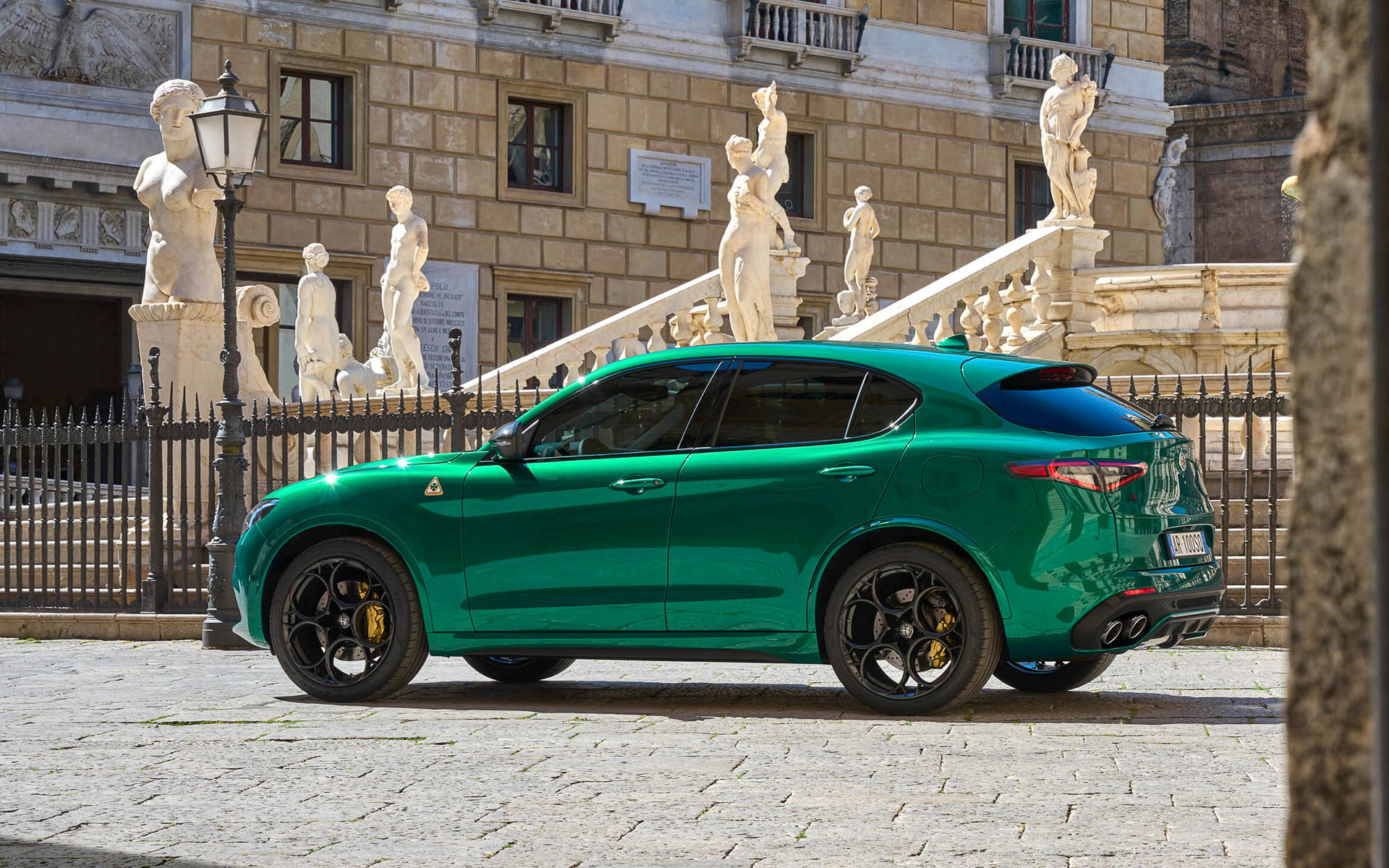 ステルヴィオ クアドリフォリオ 100th アニヴェルサリオ