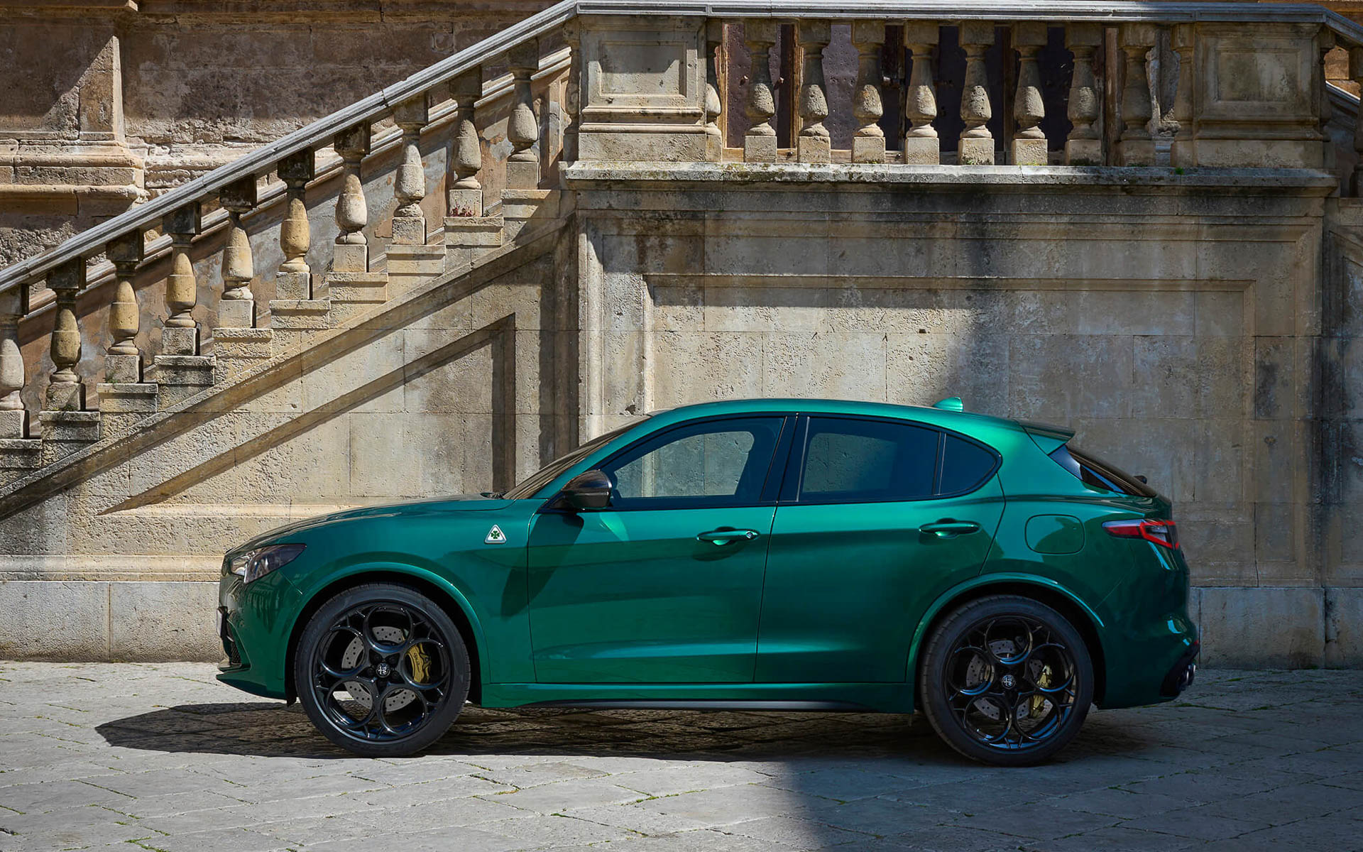 ステルヴィオ クアドリフォリオ 100th アニヴェルサリオ