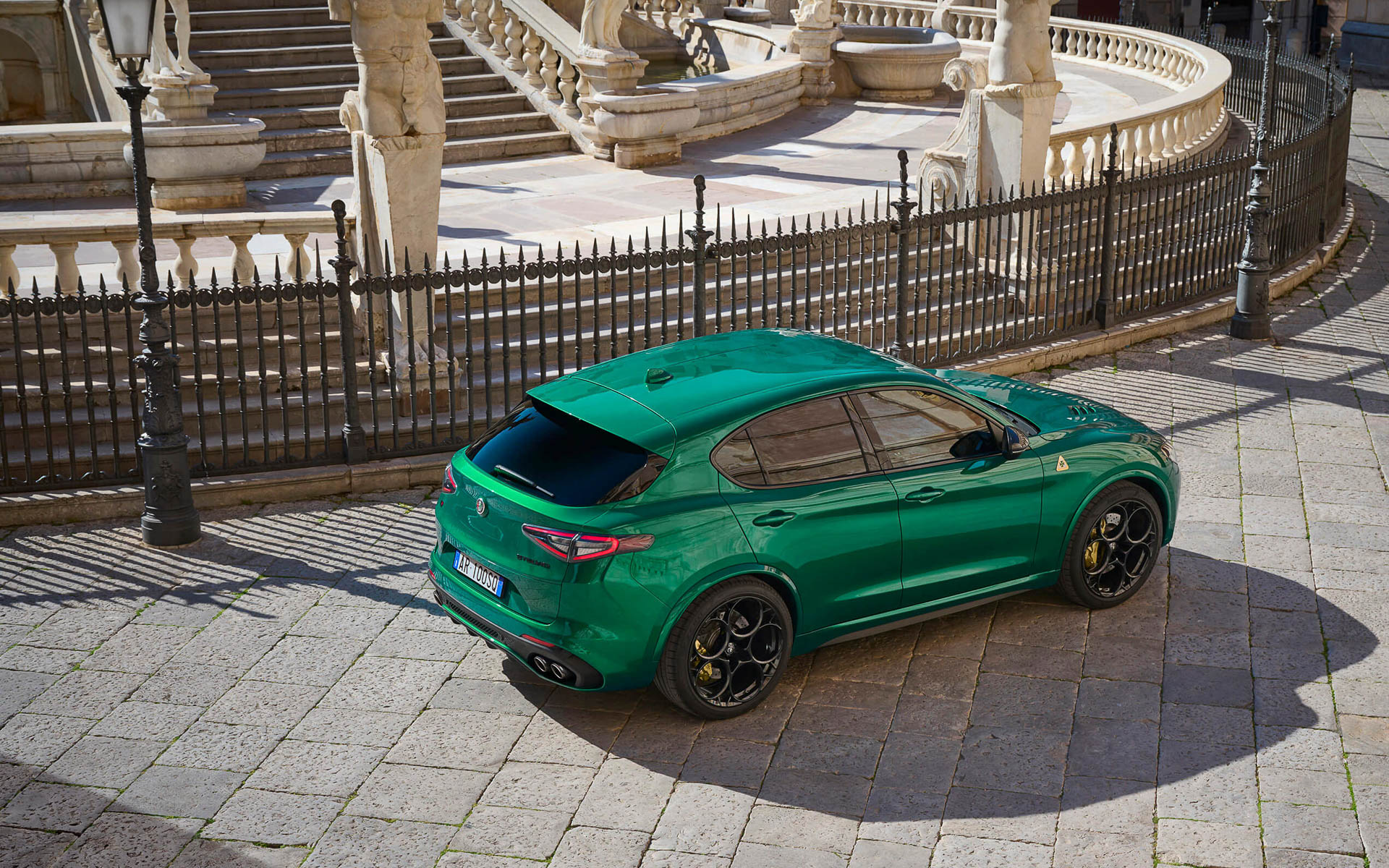 ステルヴィオ クアドリフォリオ 100th アニヴェルサリオ