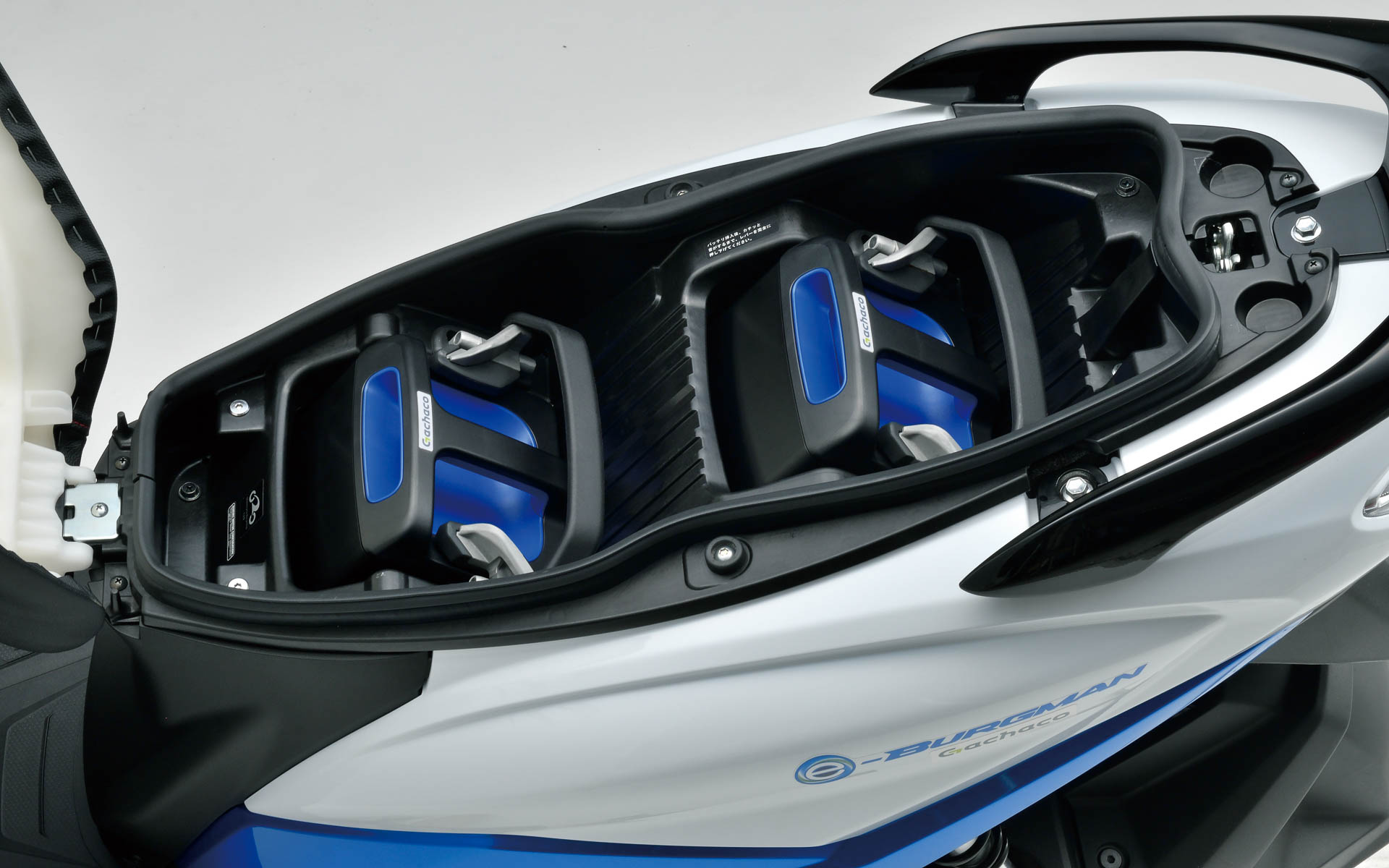 Gachacoの交換式バッテリを活用するe-BURGMAN