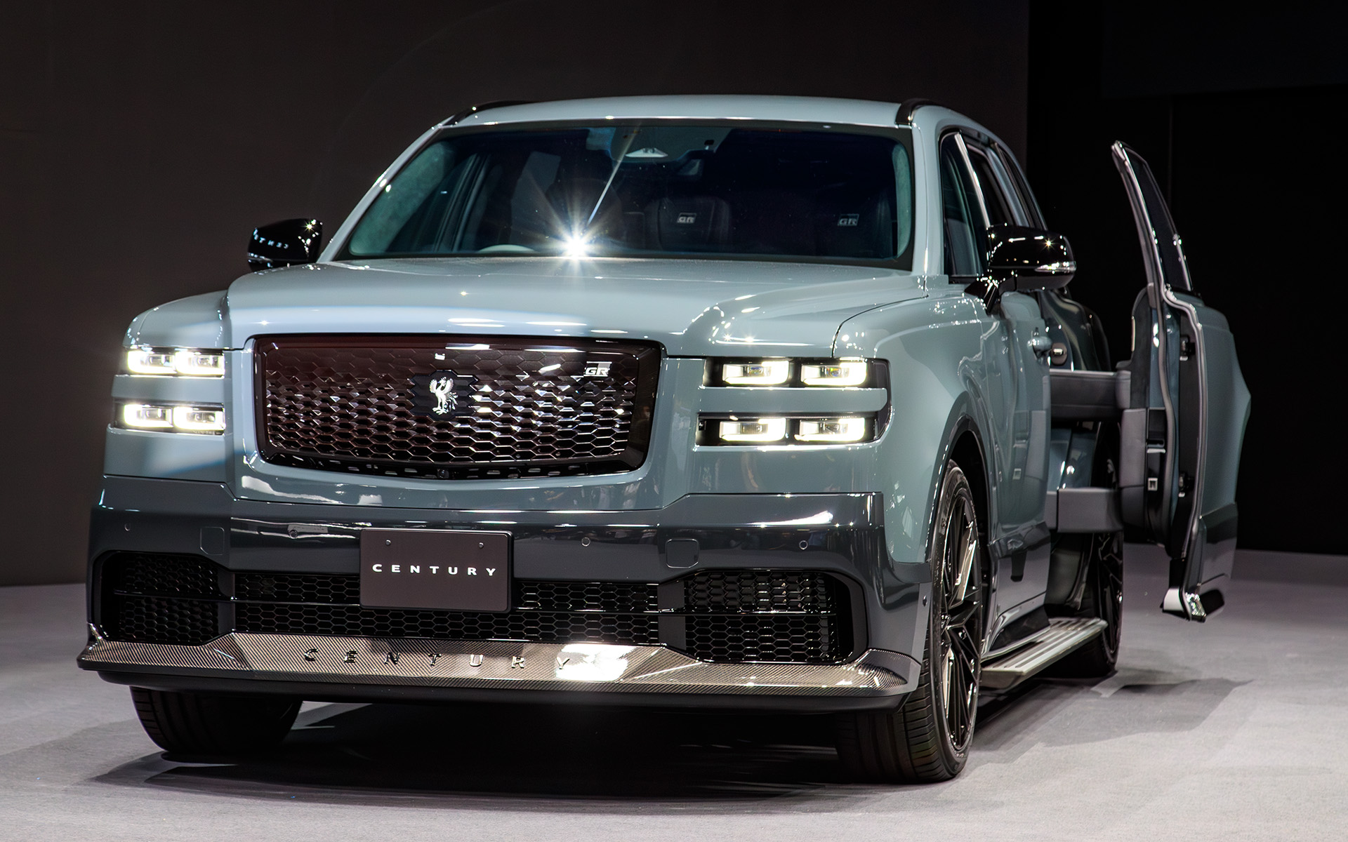 リンク式パワードアシステムを採用した新しい「センチュリー」