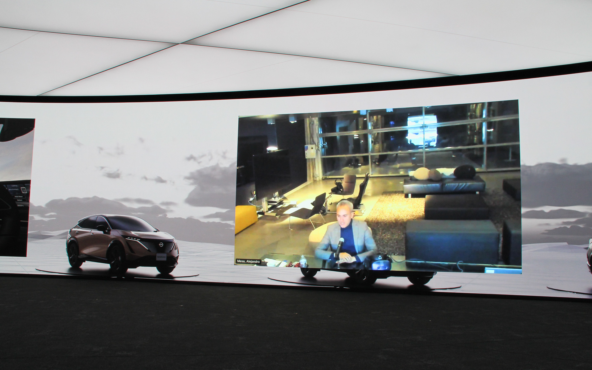 オンラインでアクセスできることから世界中のデザイナーがリアルタイムでアイデアの共有ができる