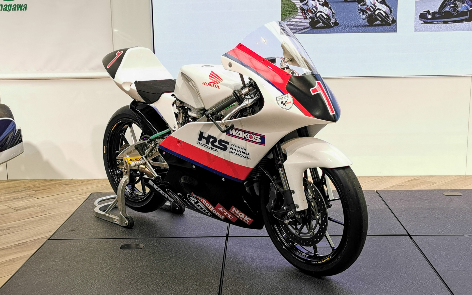 Motoクラスの教習マシン「NSF250 R」