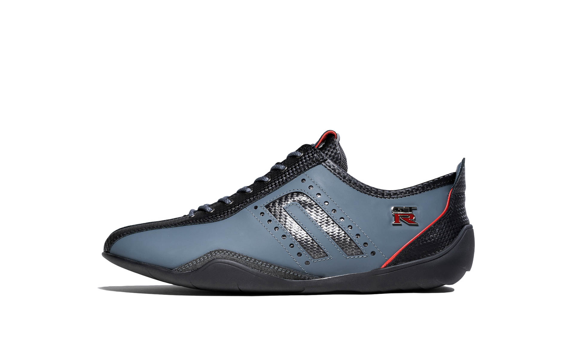 イデアコルサ×NISSAN GT-R NISMO（ステルスグレー＆カーボンファイバー）