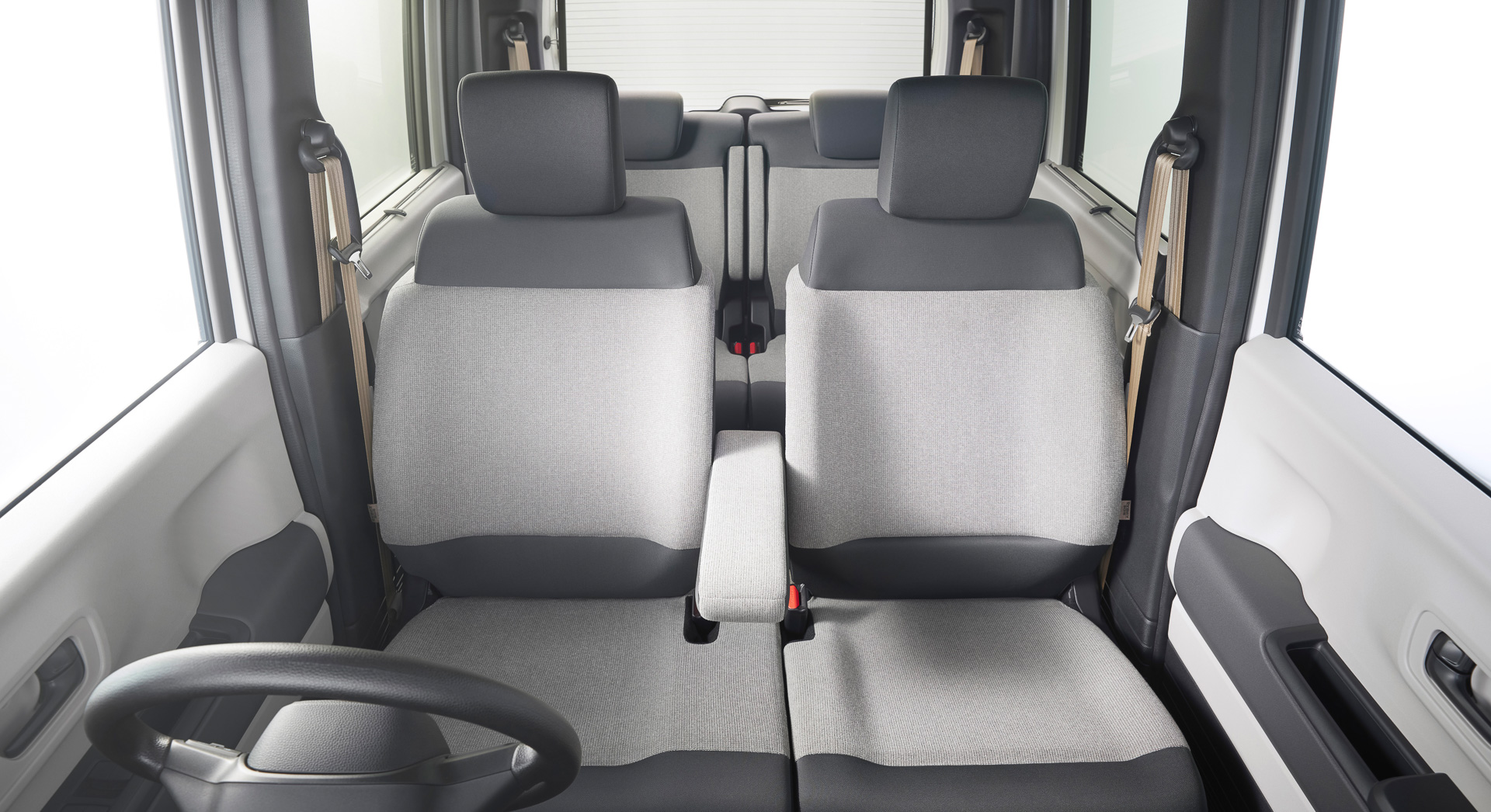 車両全体を水平基調としている